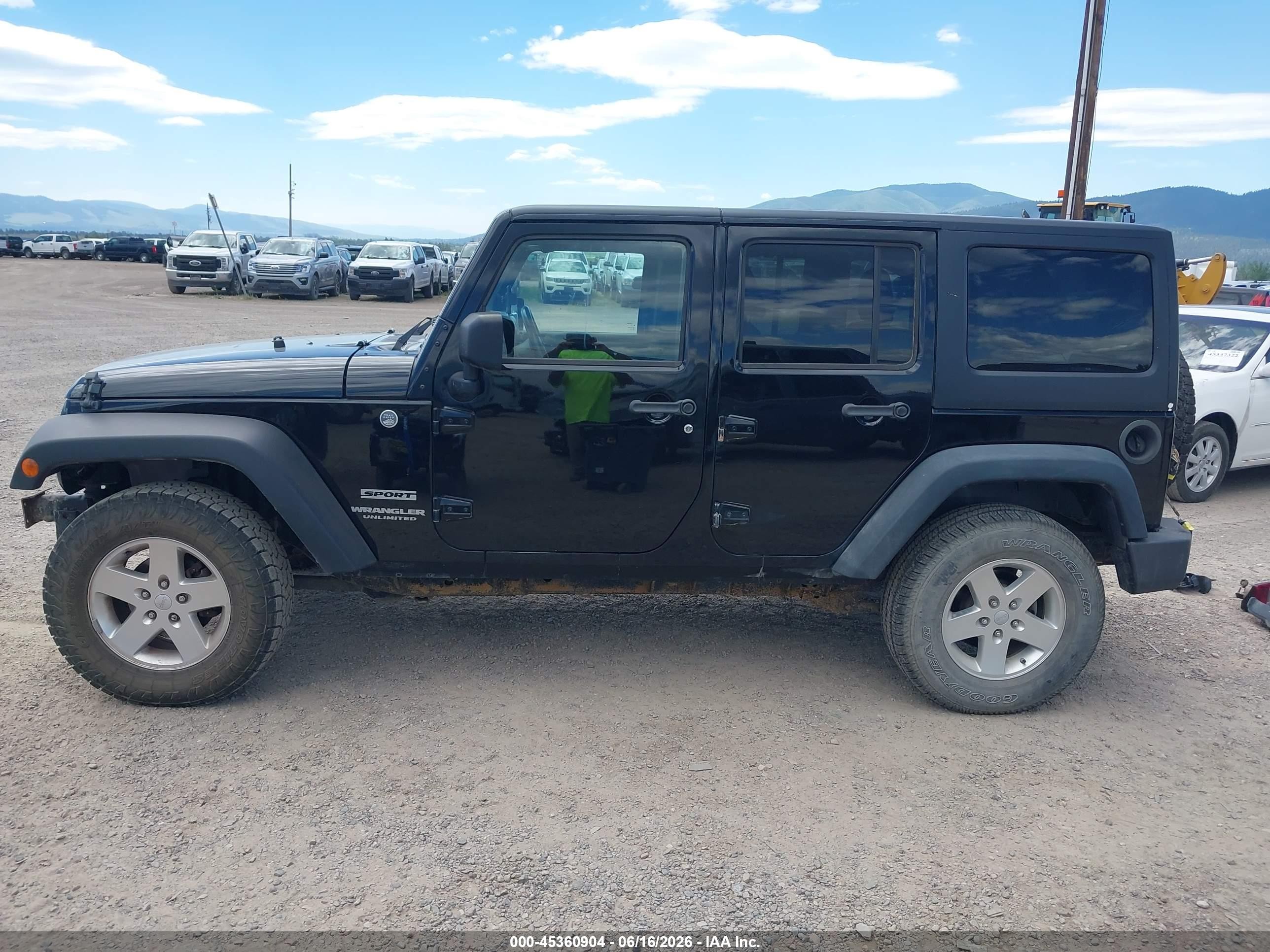 2013 Jeep Wrangler Unlimited Sport Black vin: 1C4HJWDG0DL606378