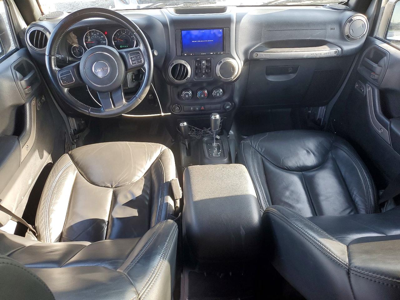 2015 Jeep Wrangler Unlimited Sport Silver vin: 1C4HJWDG0FL698112