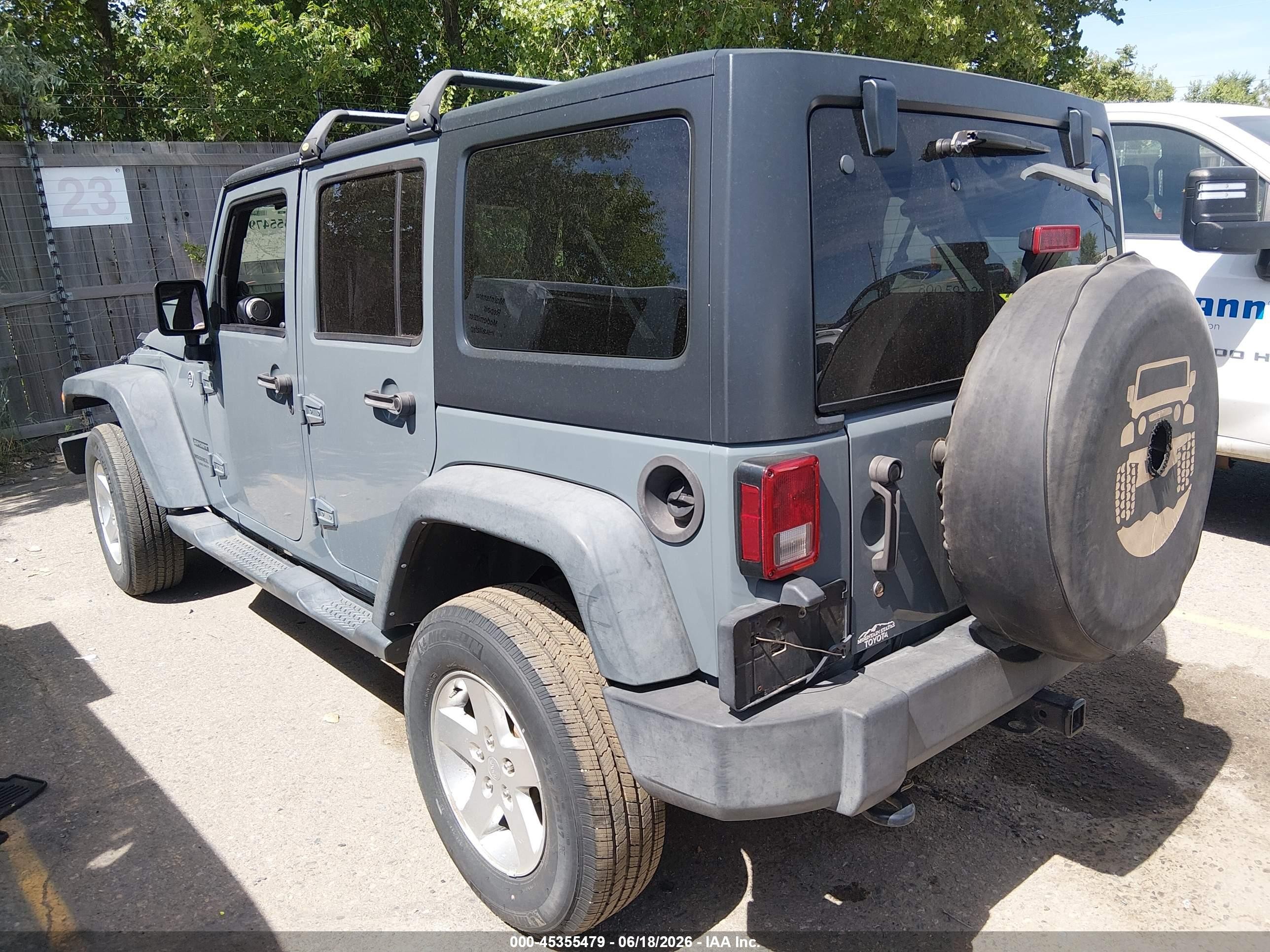 2014 Jeep Wrangler Unlimited Sport Turquoise vin: 1C4HJWDG1EL284335