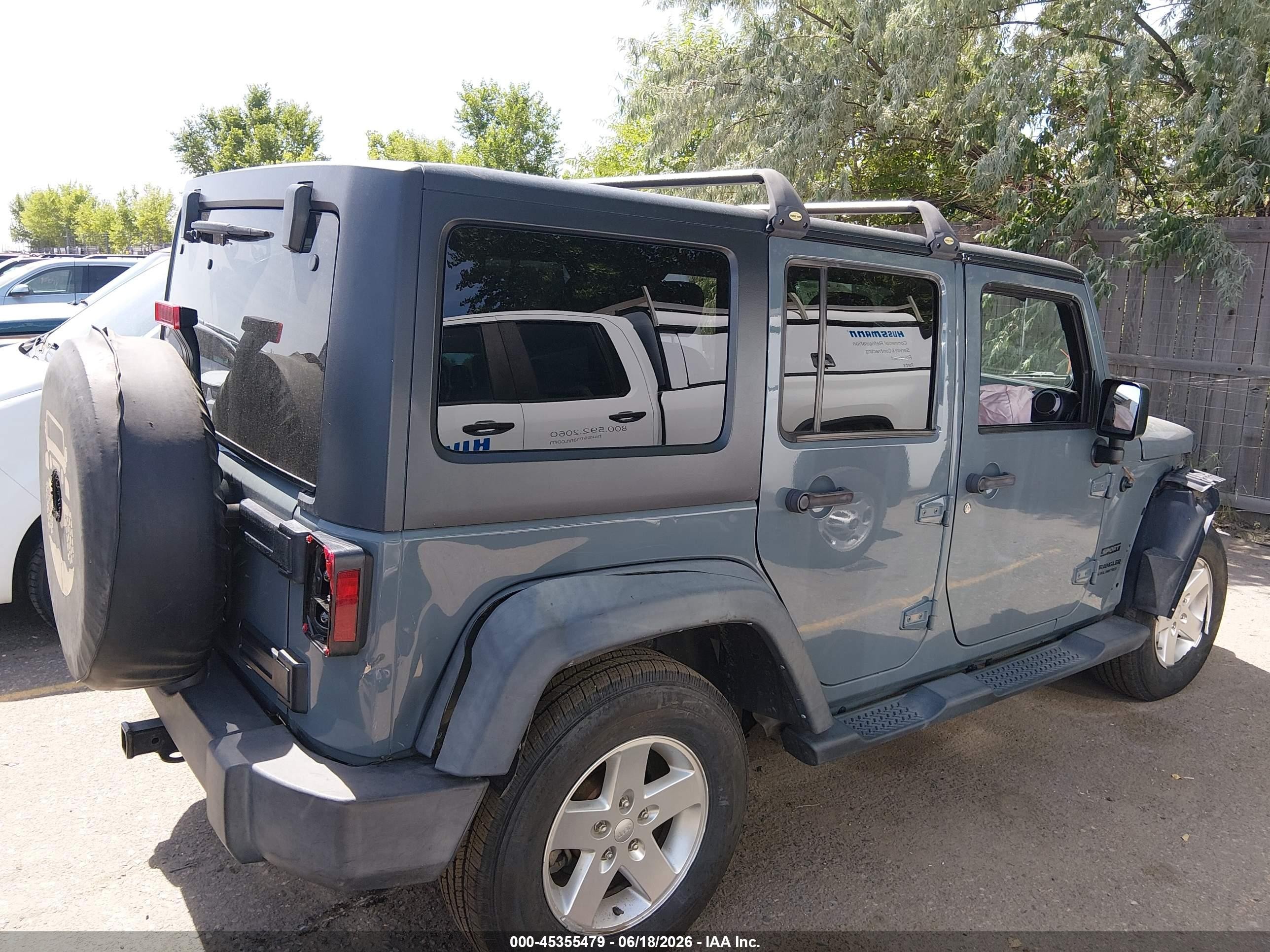 2014 Jeep Wrangler Unlimited Sport Turquoise vin: 1C4HJWDG1EL284335