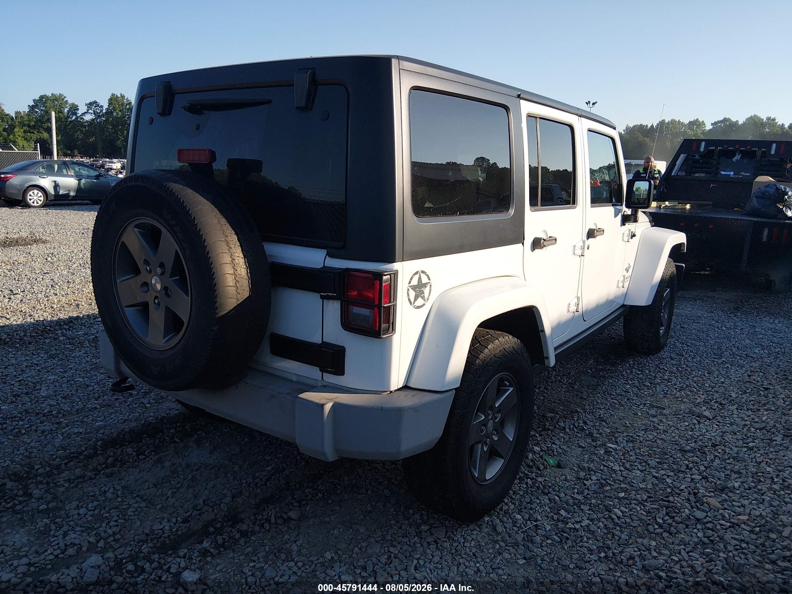 2015 Jeep Wrangler Unlimited Freedom Edition White vin: 1C4HJWDG1FL560935