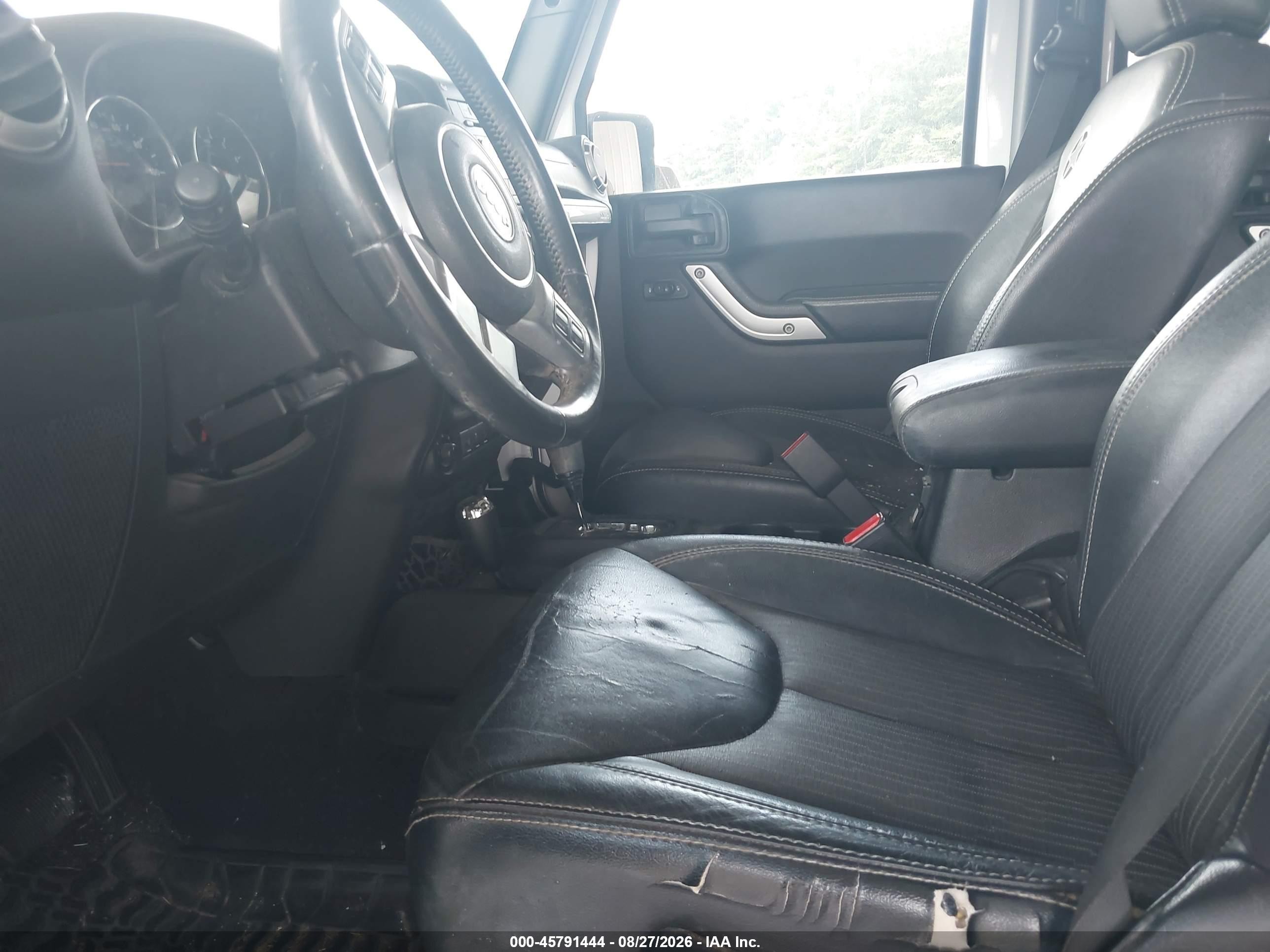 2015 Jeep Wrangler Unlimited Freedom Edition White vin: 1C4HJWDG1FL560935