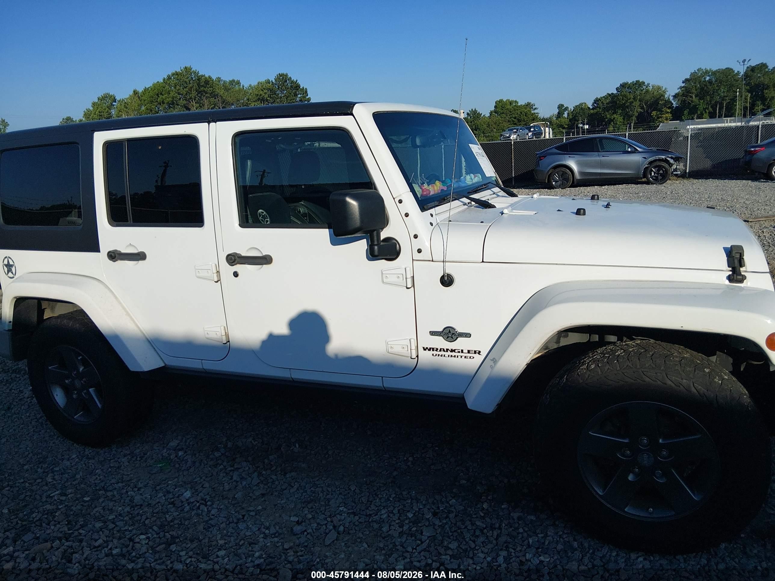 2015 Jeep Wrangler Unlimited Freedom Edition White vin: 1C4HJWDG1FL560935