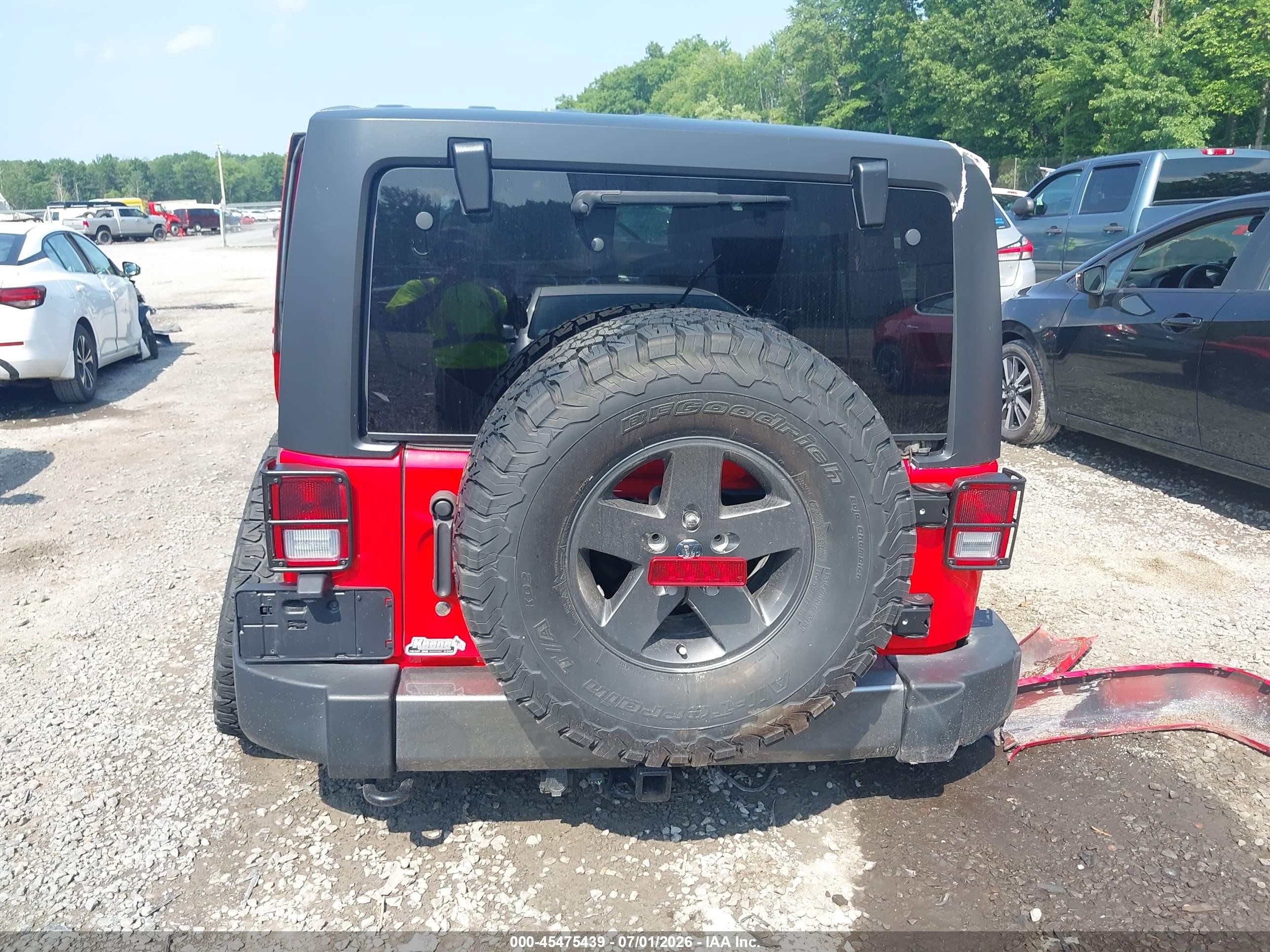 2015 Jeep Wrangler Unlimited Freedom Edition Red vin: 1C4HJWDG1FL593952