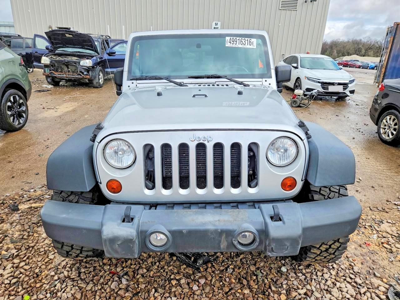 2012 Jeep Wrangler Unlimited Sport Silver vin: 1C4HJWDG2CL181468