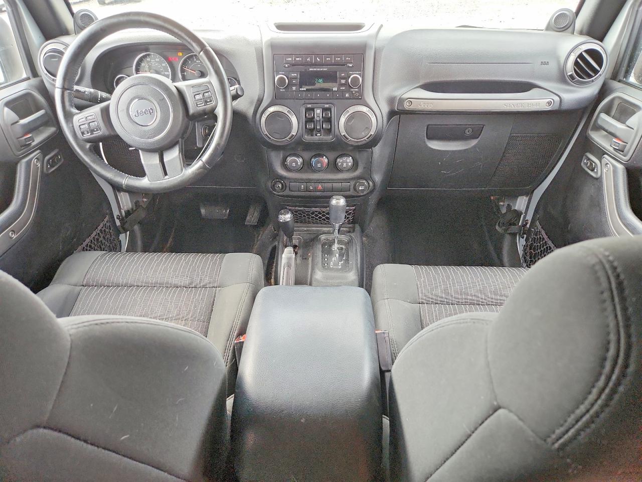 2012 Jeep Wrangler Unlimited Sport Silver vin: 1C4HJWDG2CL181468