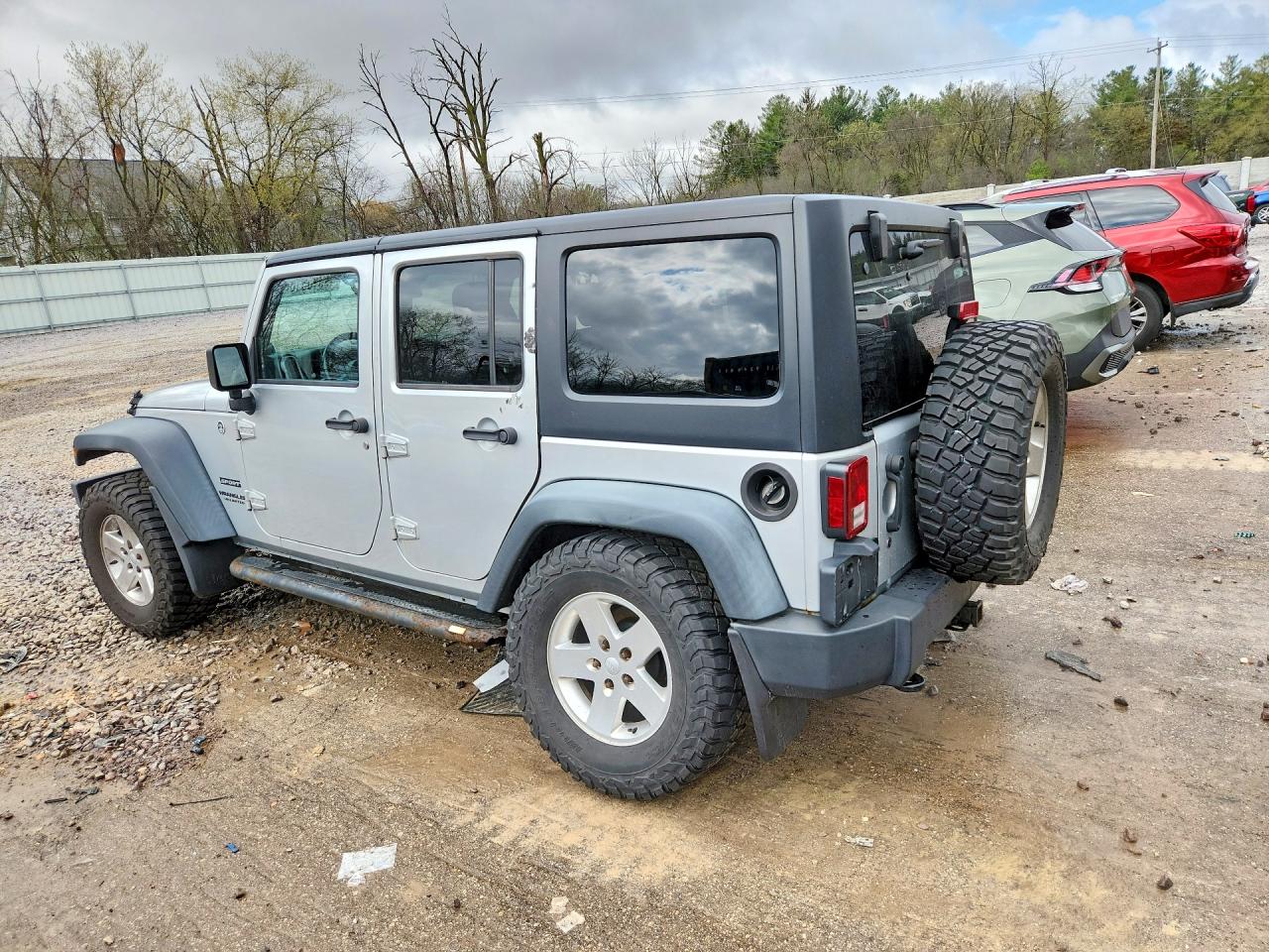 2012 Jeep Wrangler Unlimited Sport Silver vin: 1C4HJWDG2CL181468