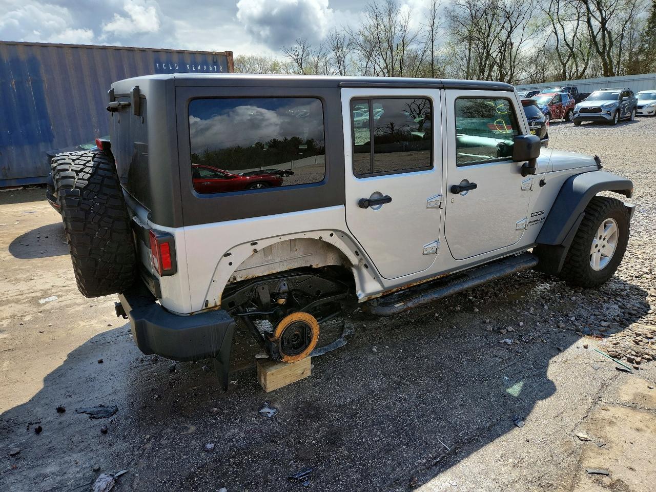 2012 Jeep Wrangler Unlimited Sport Silver vin: 1C4HJWDG2CL181468