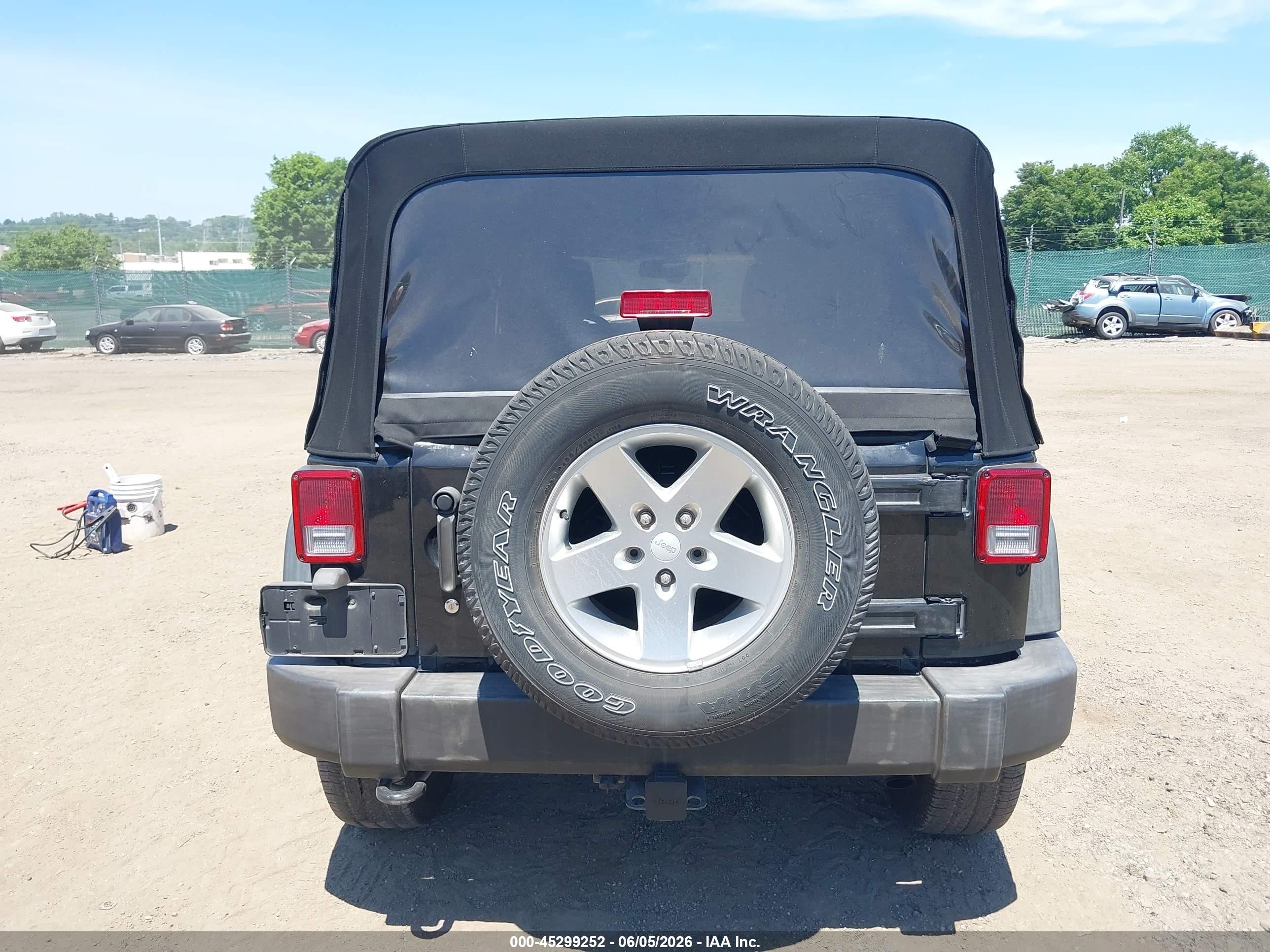 2013 Jeep Wrangler Unlimited Sport Black vin: 1C4HJWDG2DL514138