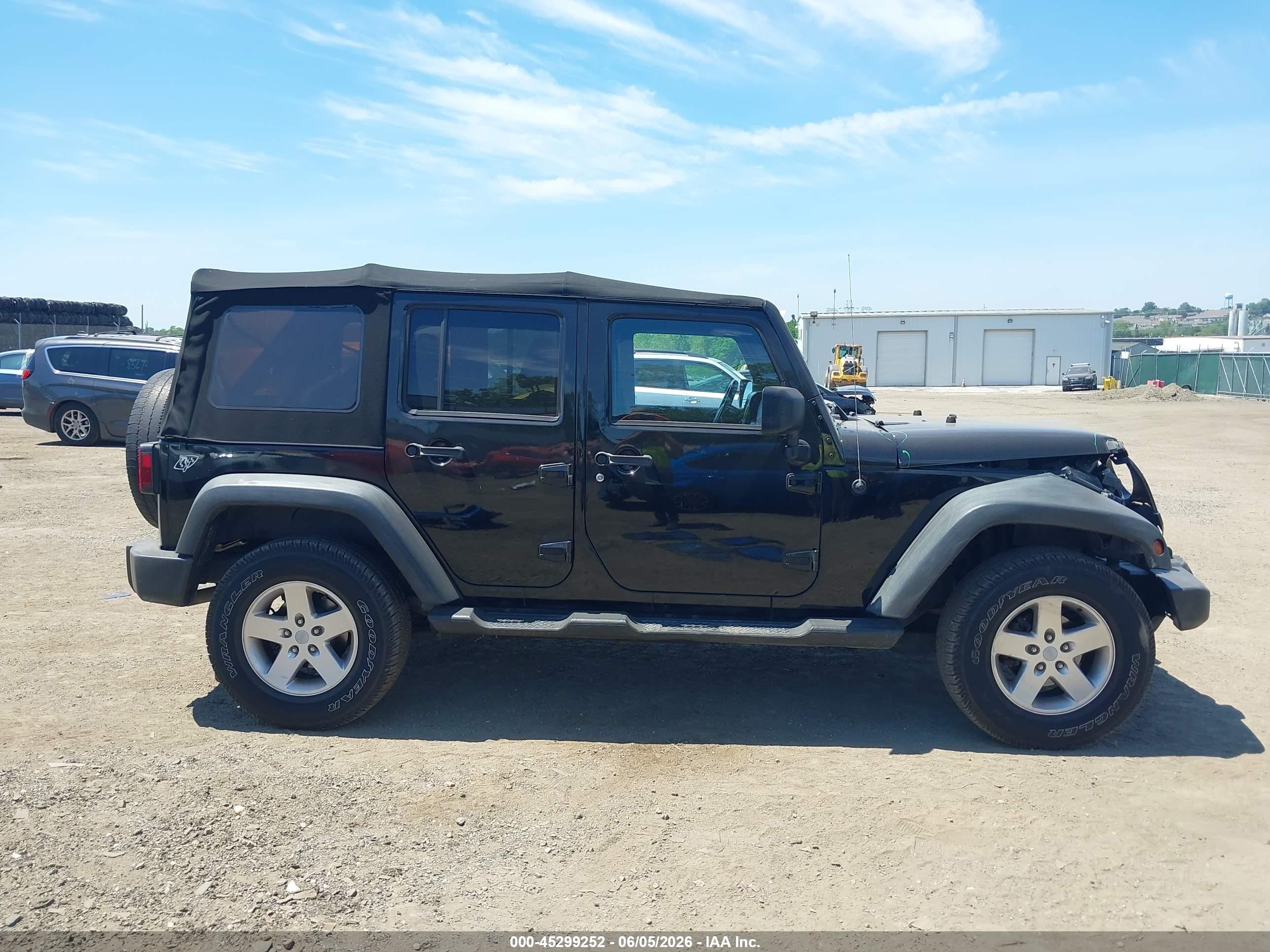 2013 Jeep Wrangler Unlimited Sport Black vin: 1C4HJWDG2DL514138