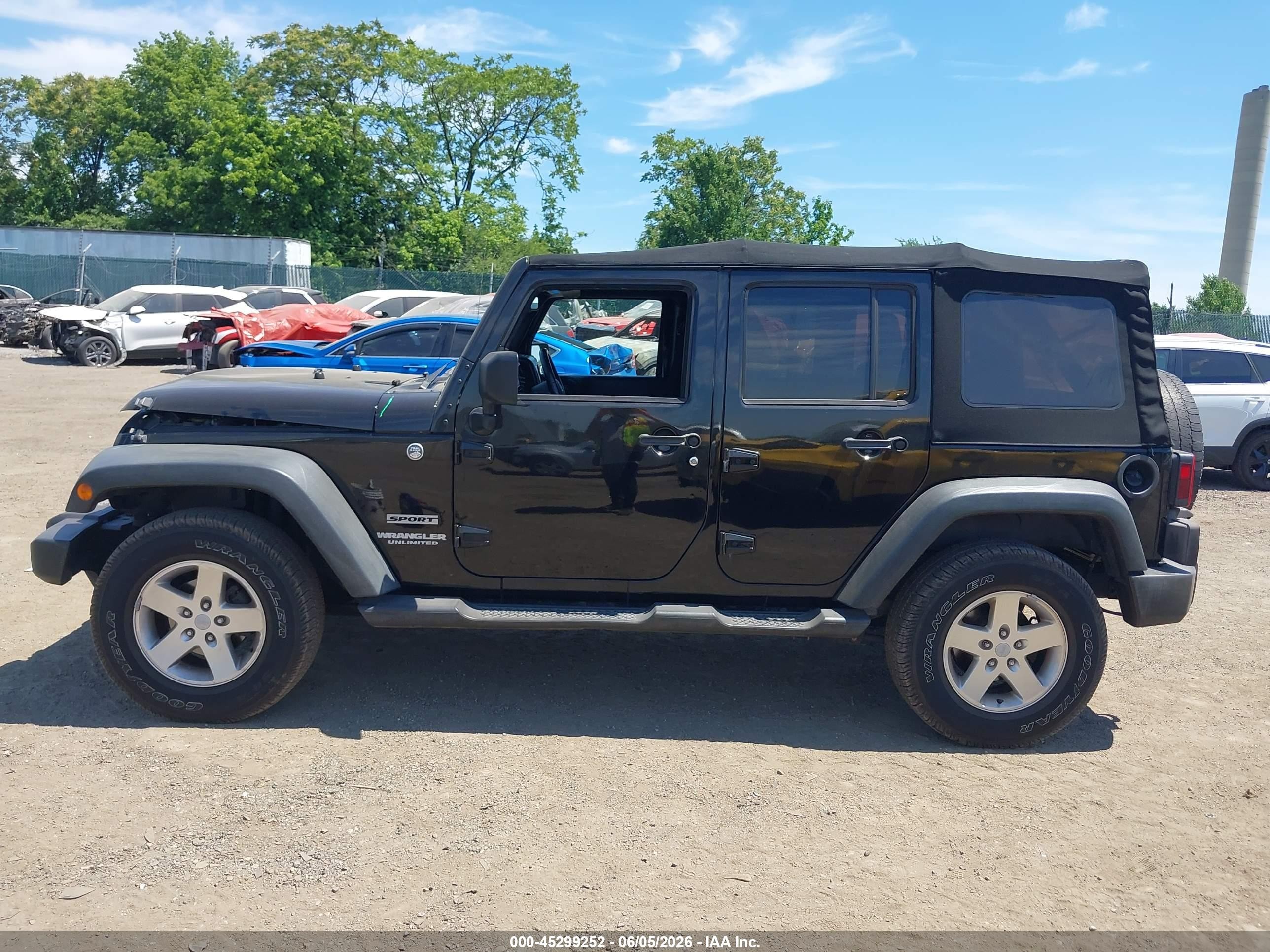 2013 Jeep Wrangler Unlimited Sport Black vin: 1C4HJWDG2DL514138