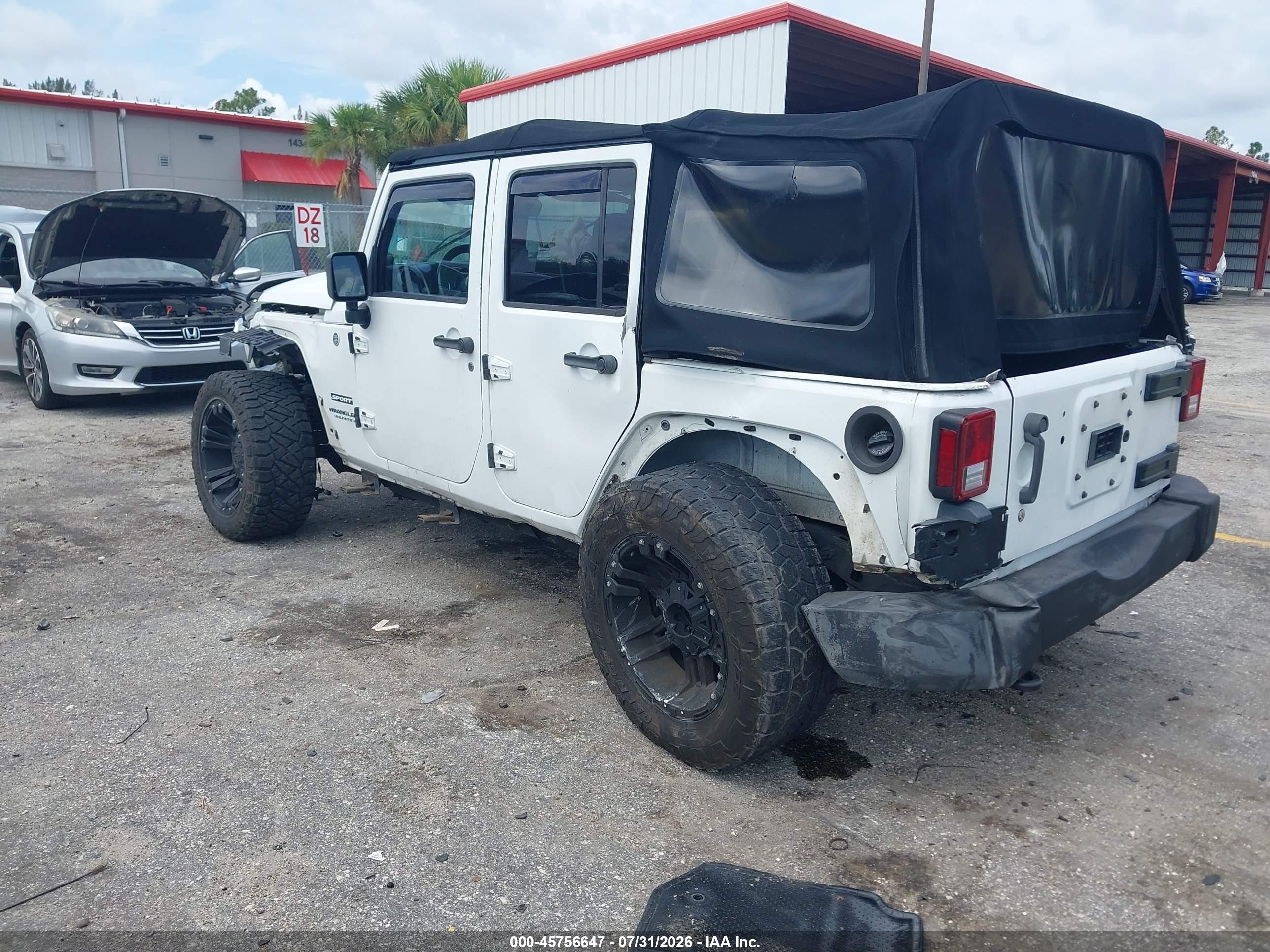 2014 Jeep Wrangler Unlimited Sport White vin: 1C4HJWDG2EL113514