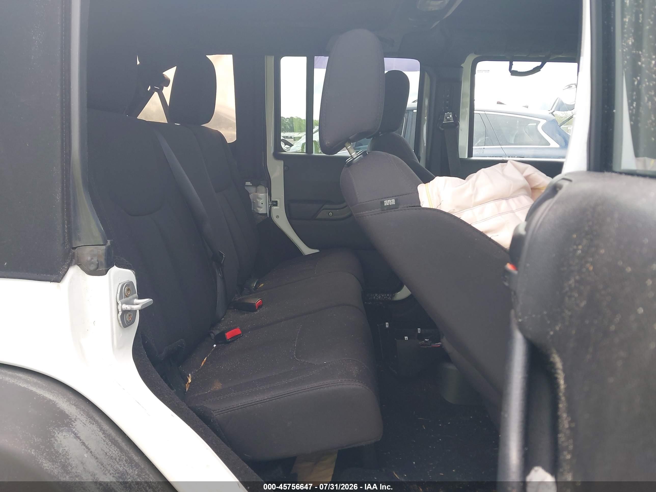 2014 Jeep Wrangler Unlimited Sport White vin: 1C4HJWDG2EL113514