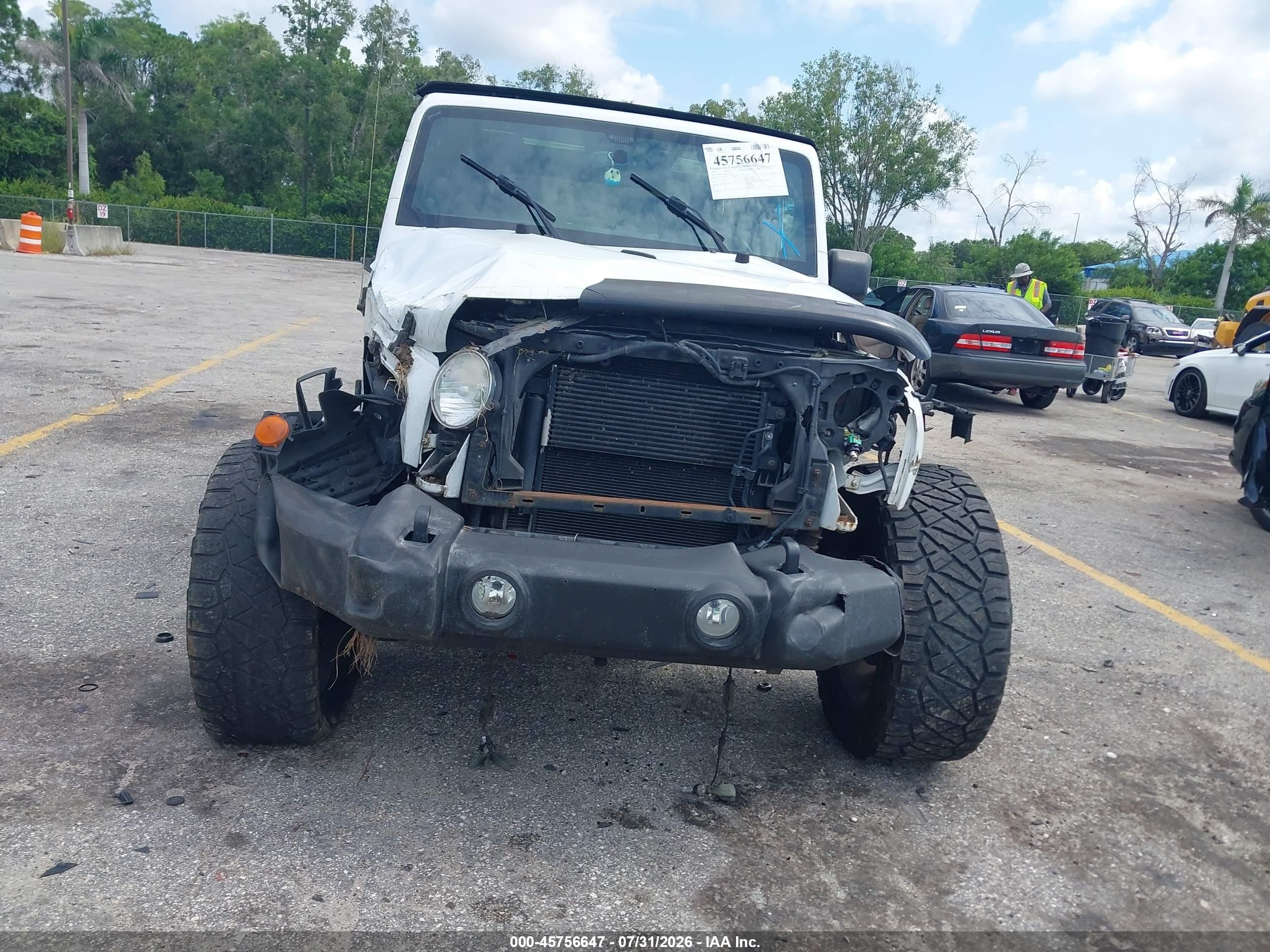 2014 Jeep Wrangler Unlimited Sport White vin: 1C4HJWDG2EL113514