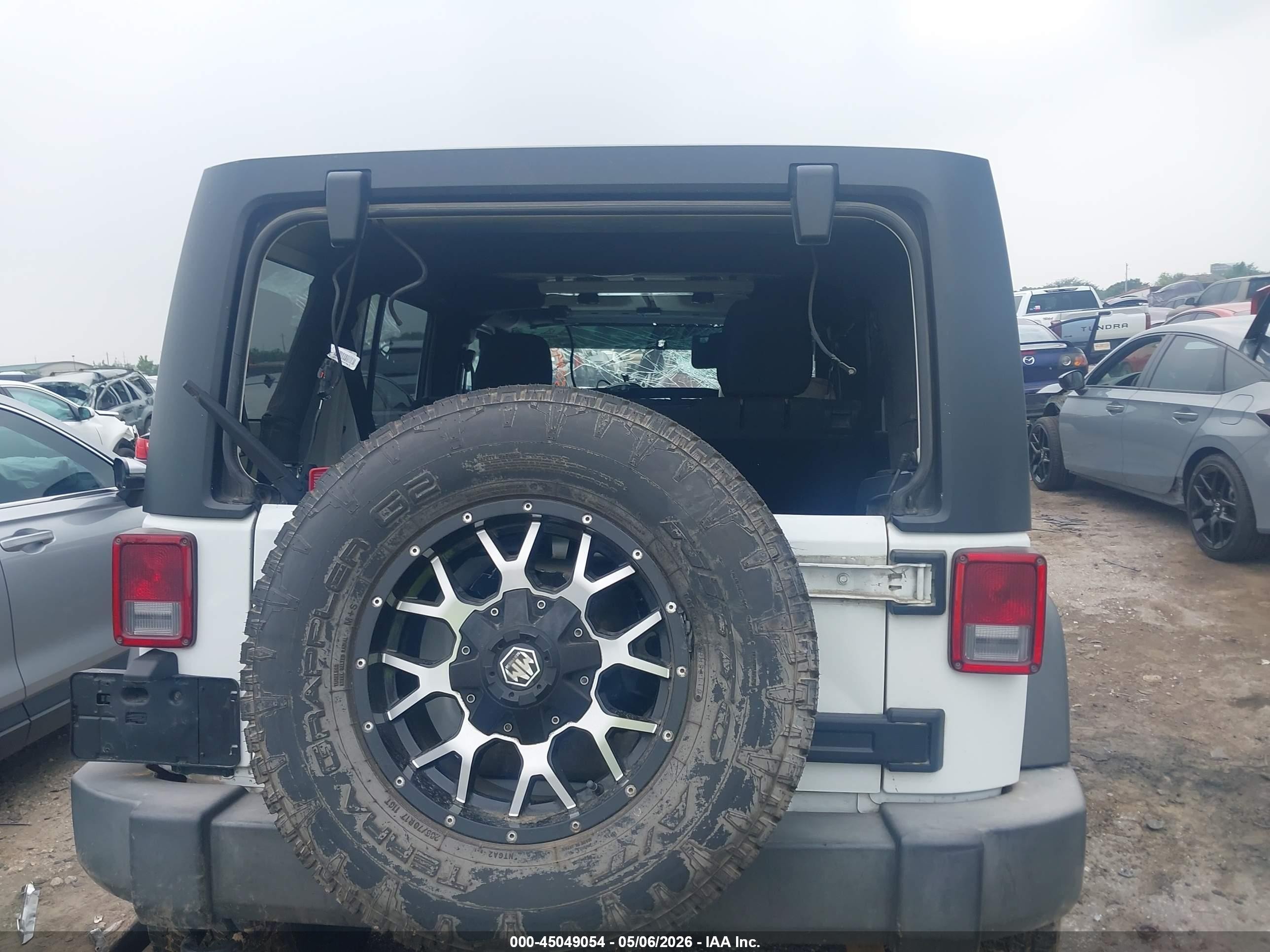 2017 Jeep Wrangler Unlimited Sport 4x4 White vin: 1C4HJWDG2HL568805
