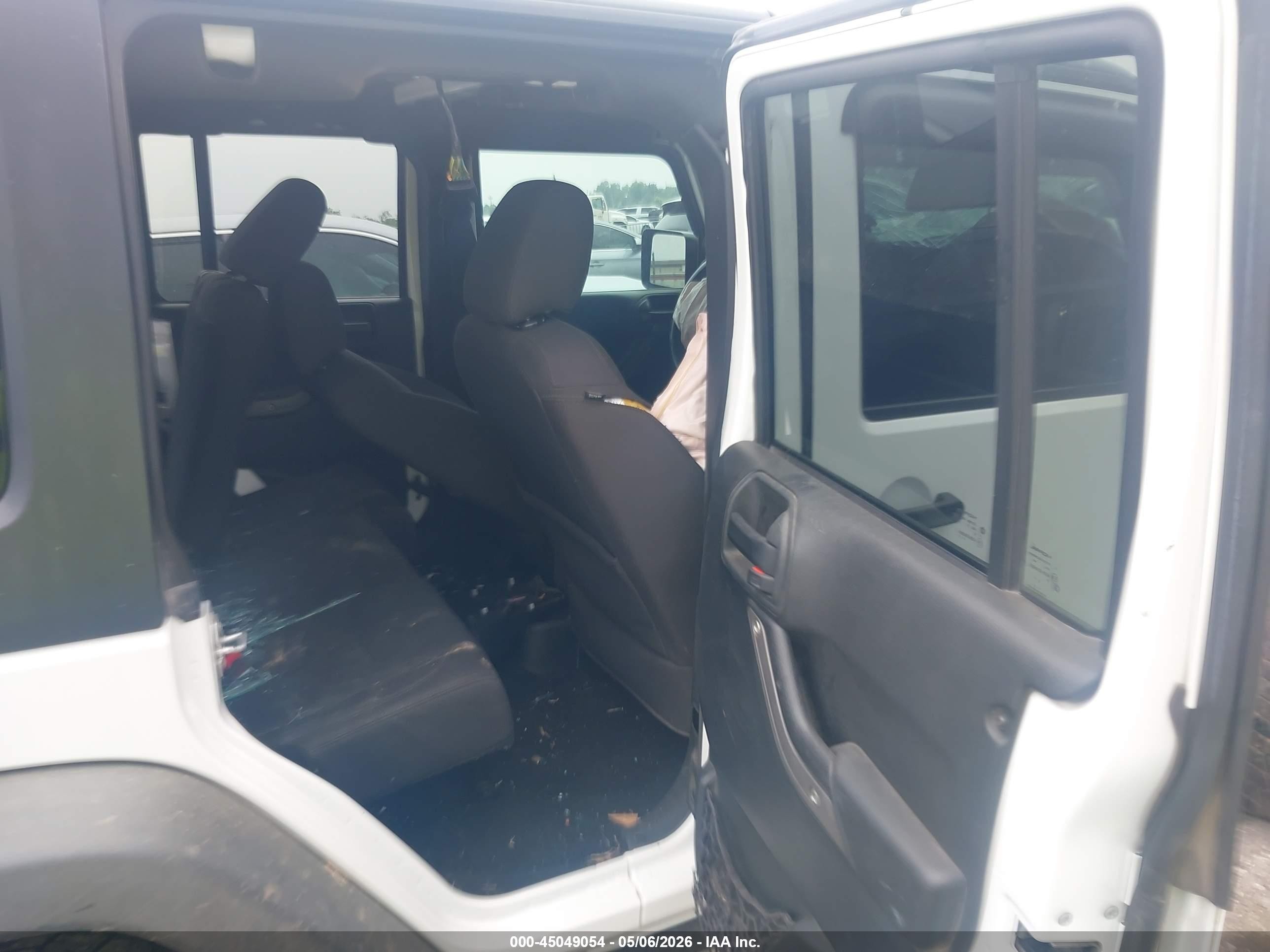 2017 Jeep Wrangler Unlimited Sport 4x4 White vin: 1C4HJWDG2HL568805