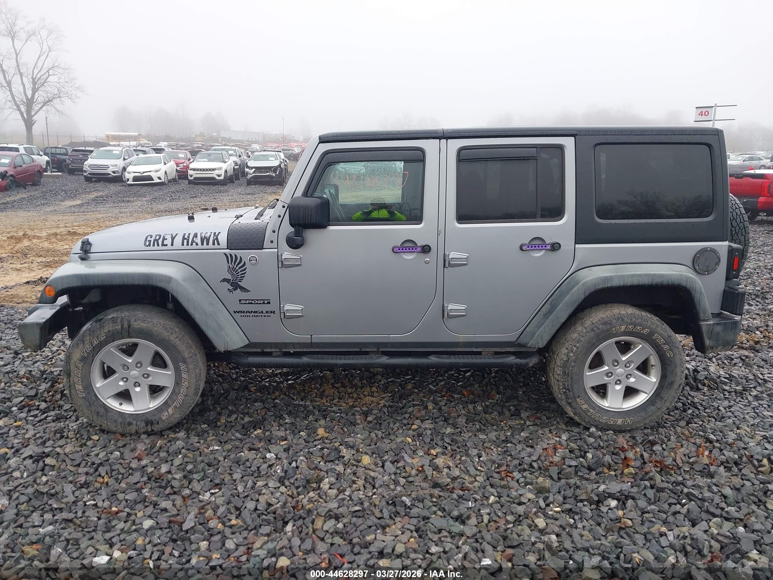 2014 Jeep Wrangler Unlimited Sport Gray vin: 1C4HJWDG3EL126823