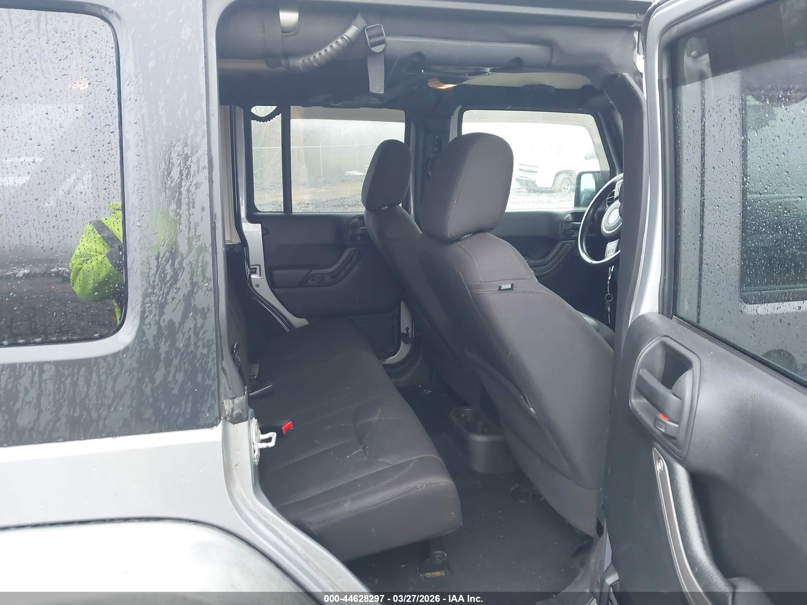 2014 Jeep Wrangler Unlimited Sport Gray vin: 1C4HJWDG3EL126823