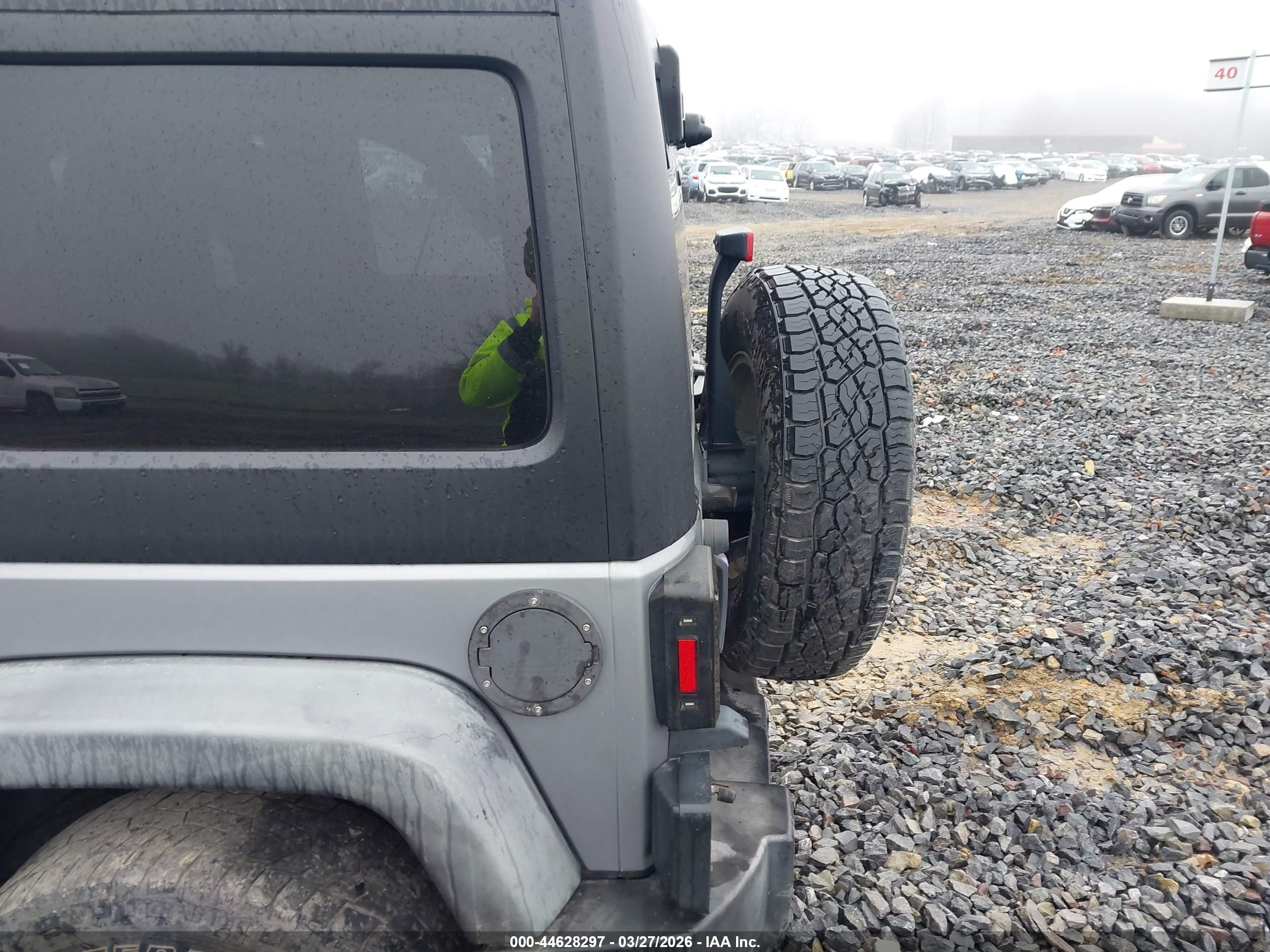 2014 Jeep Wrangler Unlimited Sport Gray vin: 1C4HJWDG3EL126823