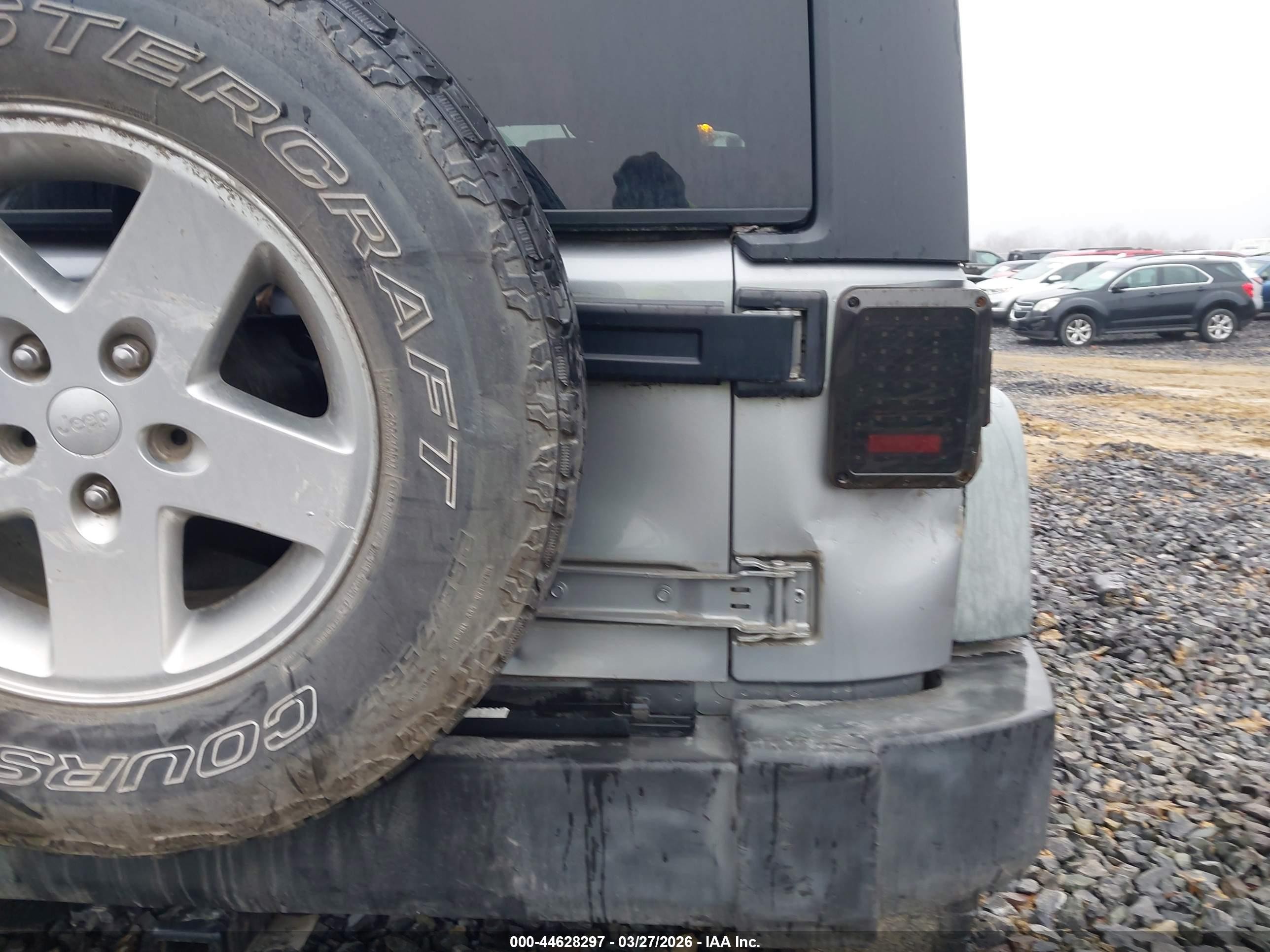2014 Jeep Wrangler Unlimited Sport Gray vin: 1C4HJWDG3EL126823