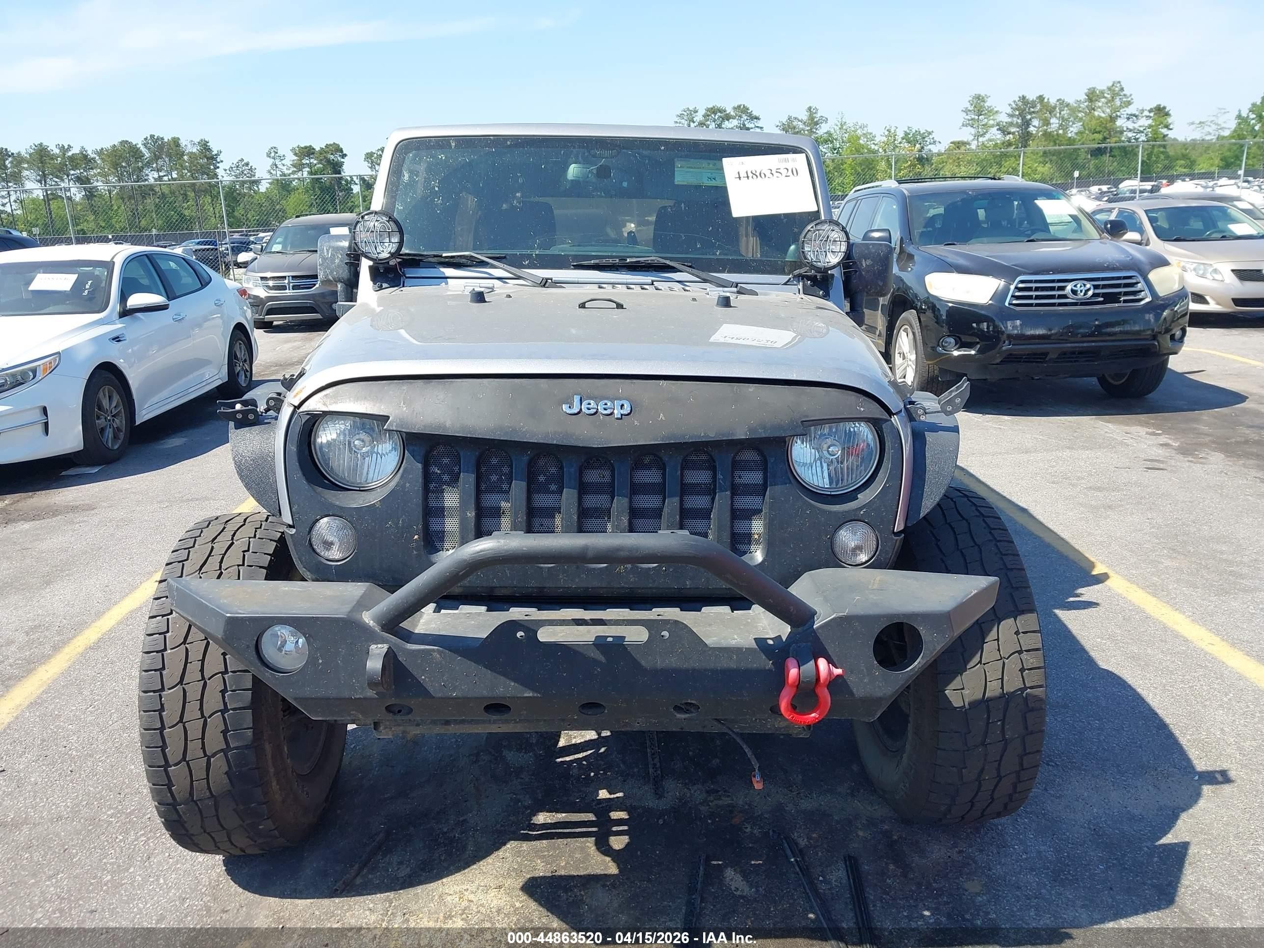 2014 Jeep Wrangler Unlimited Sport Silver vin: 1C4HJWDG3EL148109