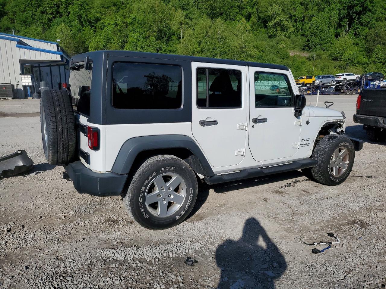 2015 Jeep Wrangler Unlimited Sport White vin: 1C4HJWDG3FL657327