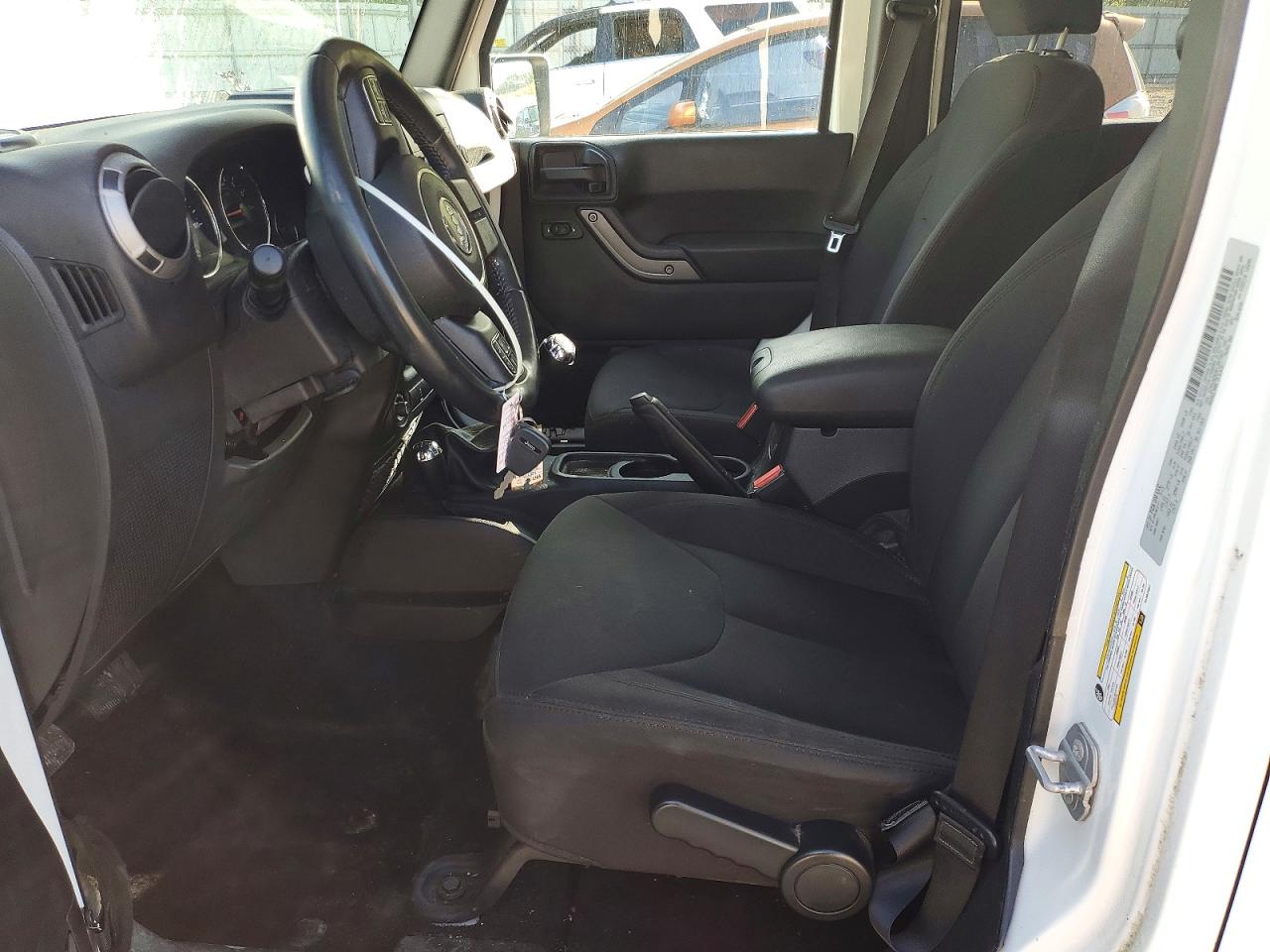 2015 Jeep Wrangler Unlimited Sport White vin: 1C4HJWDG3FL657327