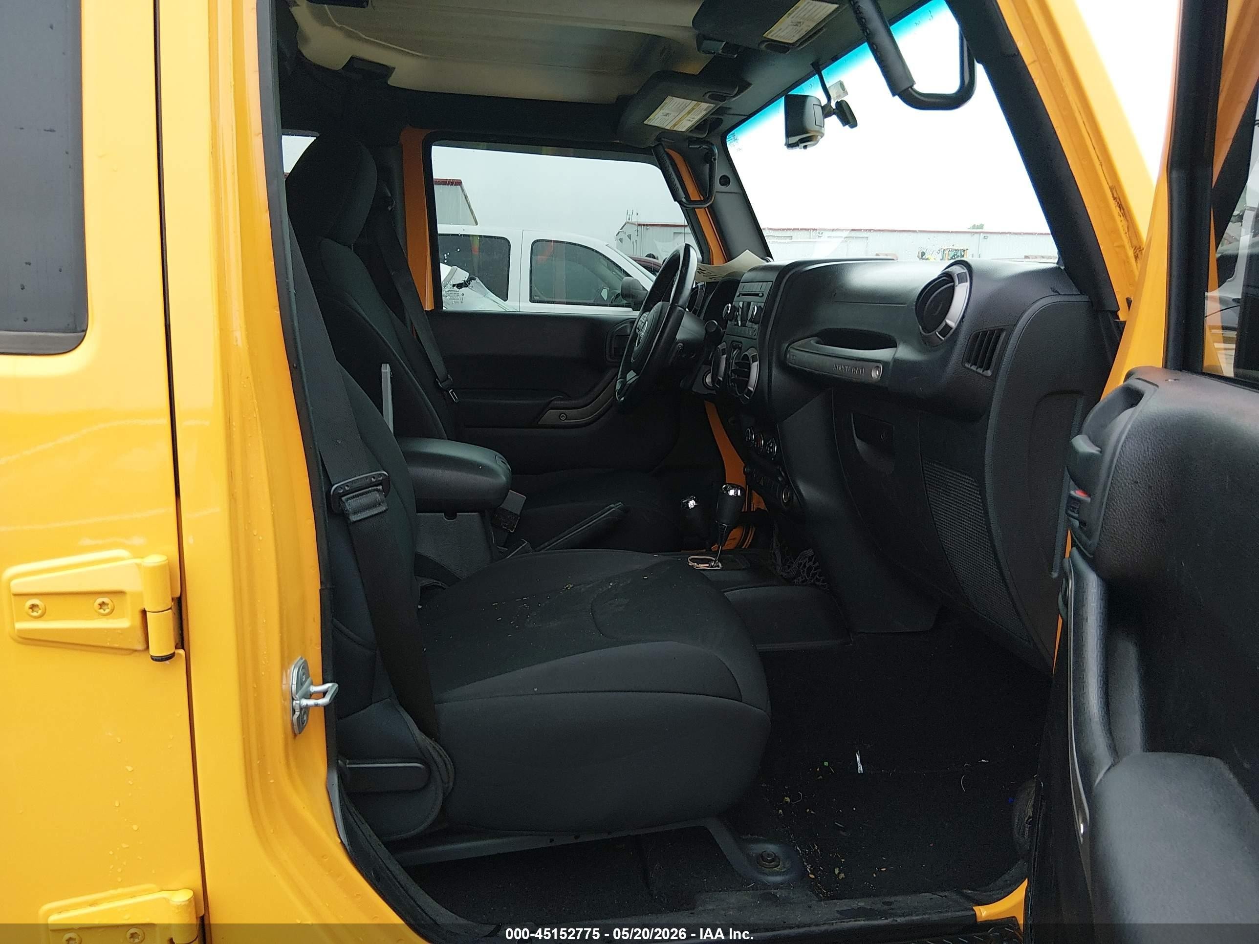 2013 Jeep Wrangler Unlimited Sport Yellow vin: 1C4HJWDG4DL502427