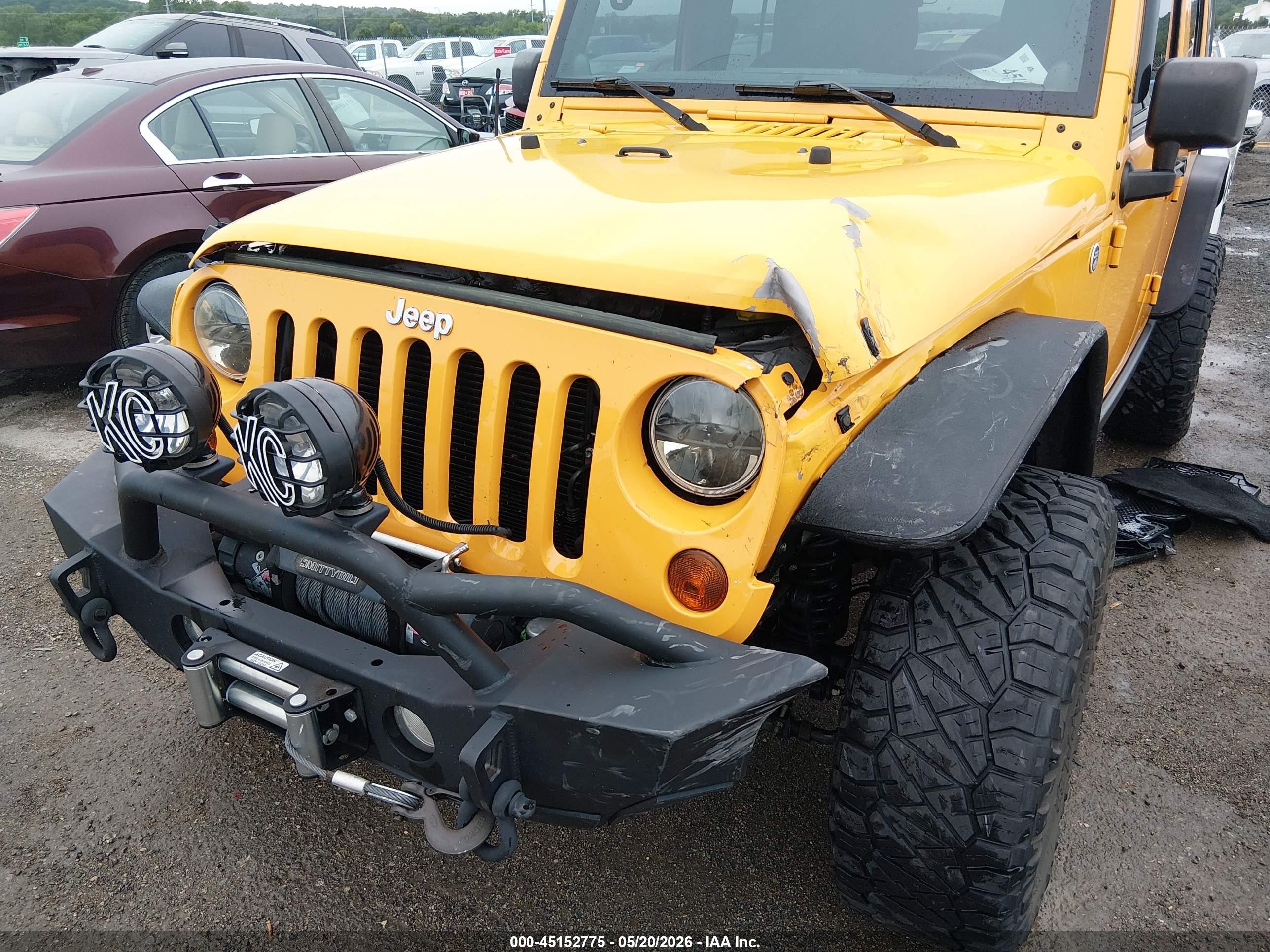 2013 Jeep Wrangler Unlimited Sport Yellow vin: 1C4HJWDG4DL502427