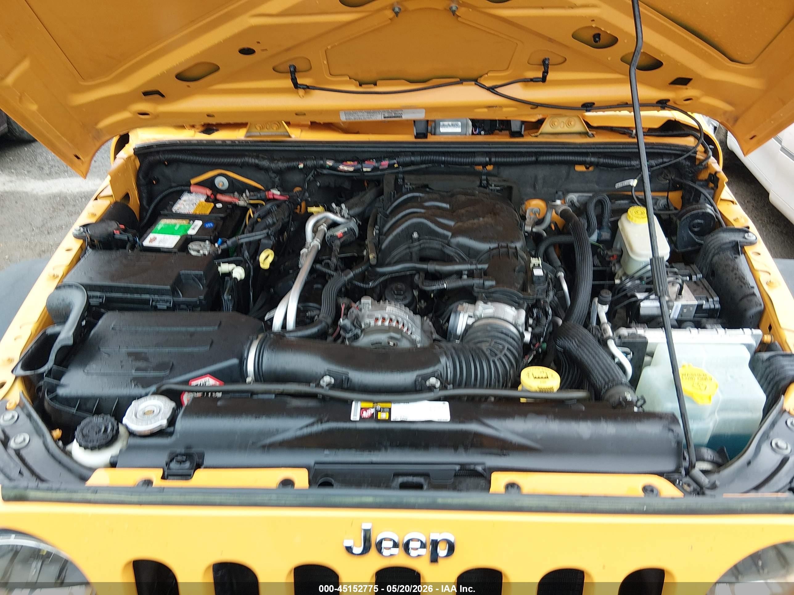 2013 Jeep Wrangler Unlimited Sport Yellow vin: 1C4HJWDG4DL502427