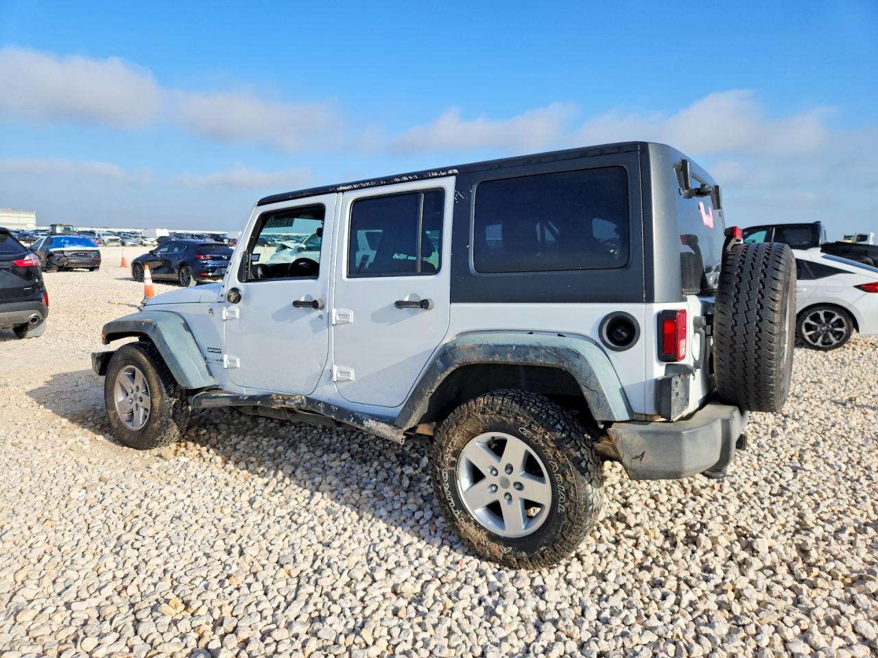 2013 Jeep Wrangler Unlimited Sport White vin: 1C4HJWDG4DL541941