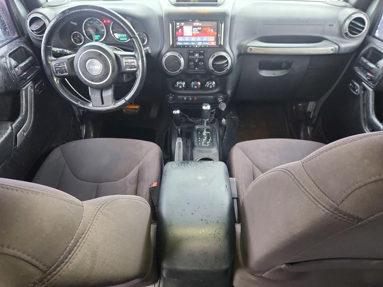 2015 Jeep Wrangler Unlimited Sport Silver vin: 1C4HJWDG4FL551064
