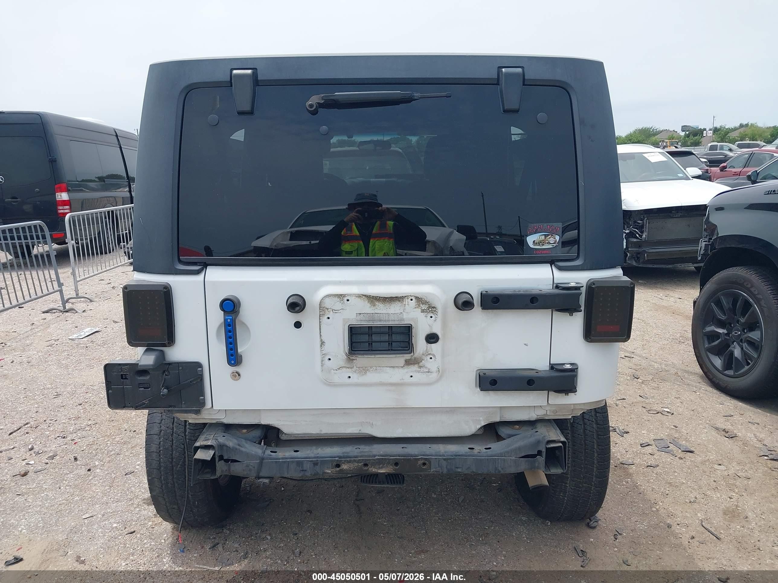 2012 Jeep Wrangler Unlimited Sport White vin: 1C4HJWDG5CL243641