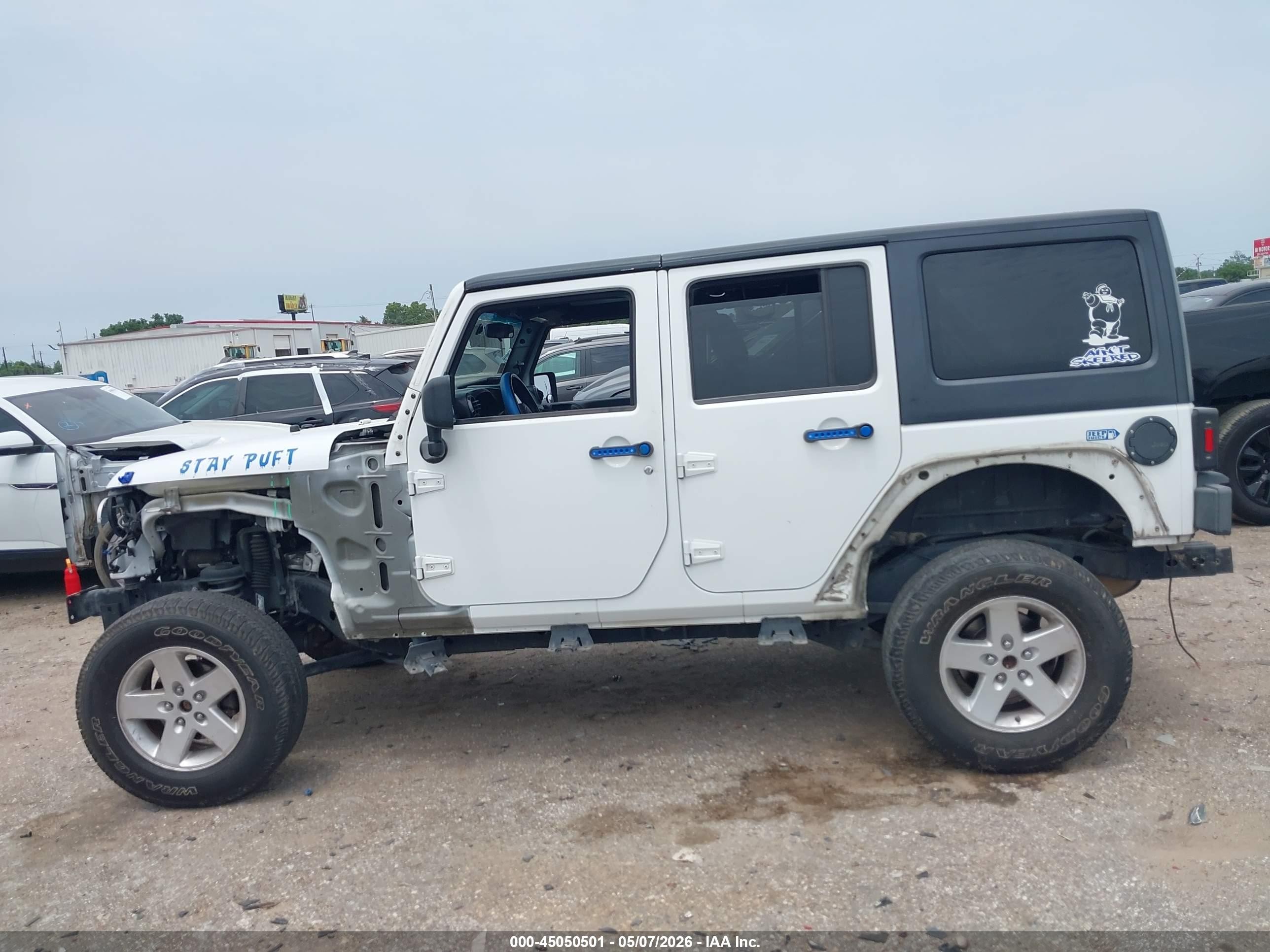 2012 Jeep Wrangler Unlimited Sport White vin: 1C4HJWDG5CL243641