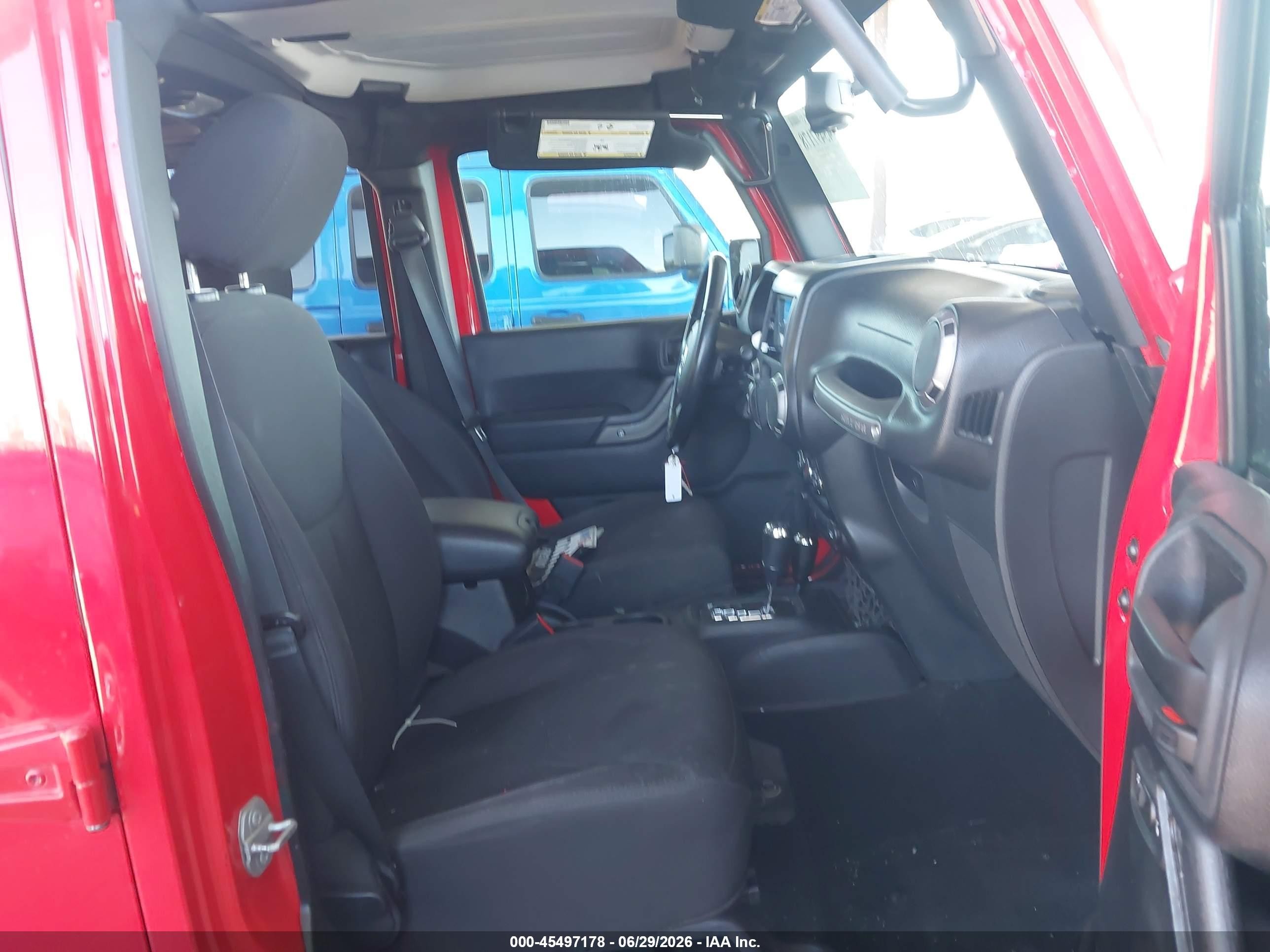 2015 Jeep Wrangler Unlimited Sport Red vin: 1C4HJWDG5FL533060