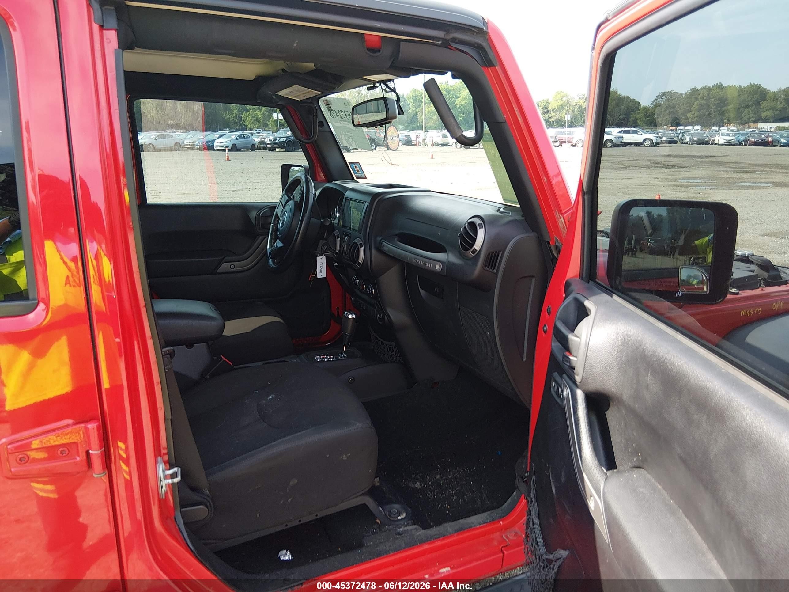 2015 Jeep Wrangler Unlimited Sport Red vin: 1C4HJWDG6FL701367
