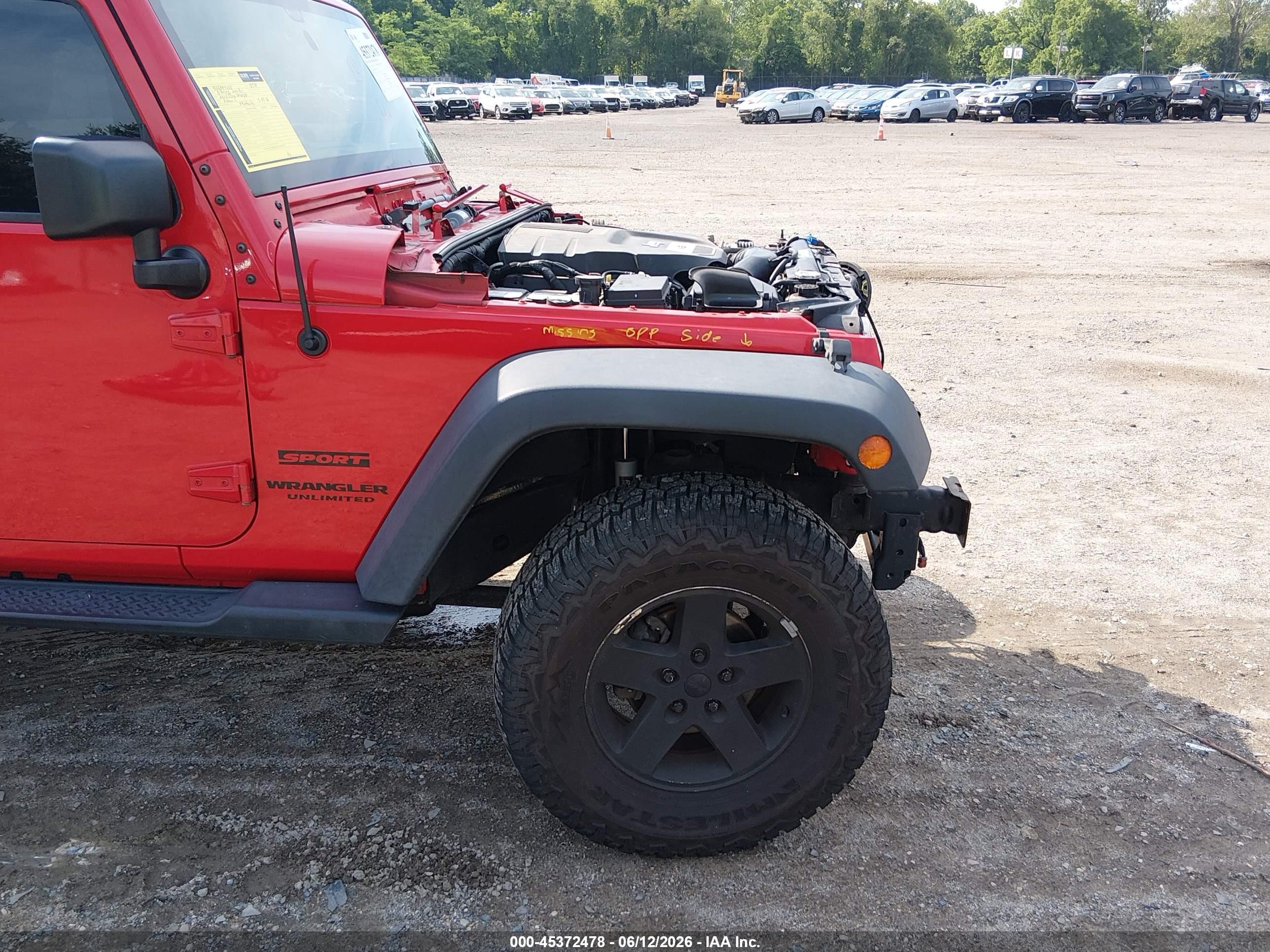 2015 Jeep Wrangler Unlimited Sport Red vin: 1C4HJWDG6FL701367