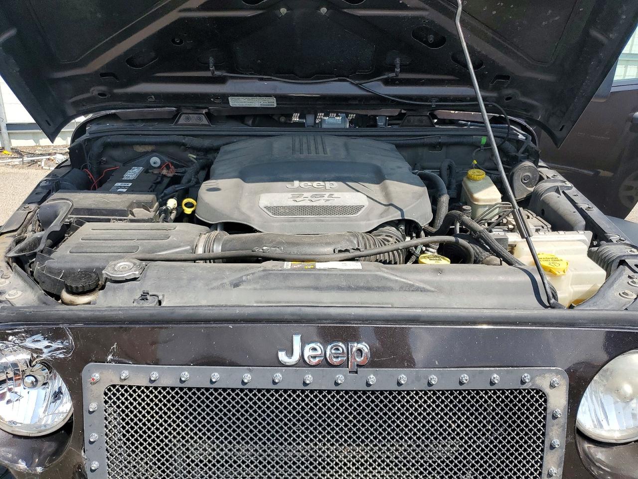 2013 Jeep Wrangler Unlimited Sport Charcoal vin: 1C4HJWDG7DL682275