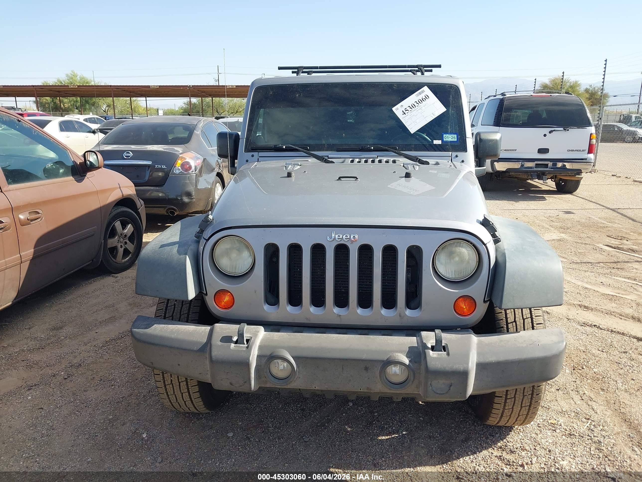 2013 Jeep Wrangler Unlimited Sport Silver vin: 1C4HJWDG8DL690904