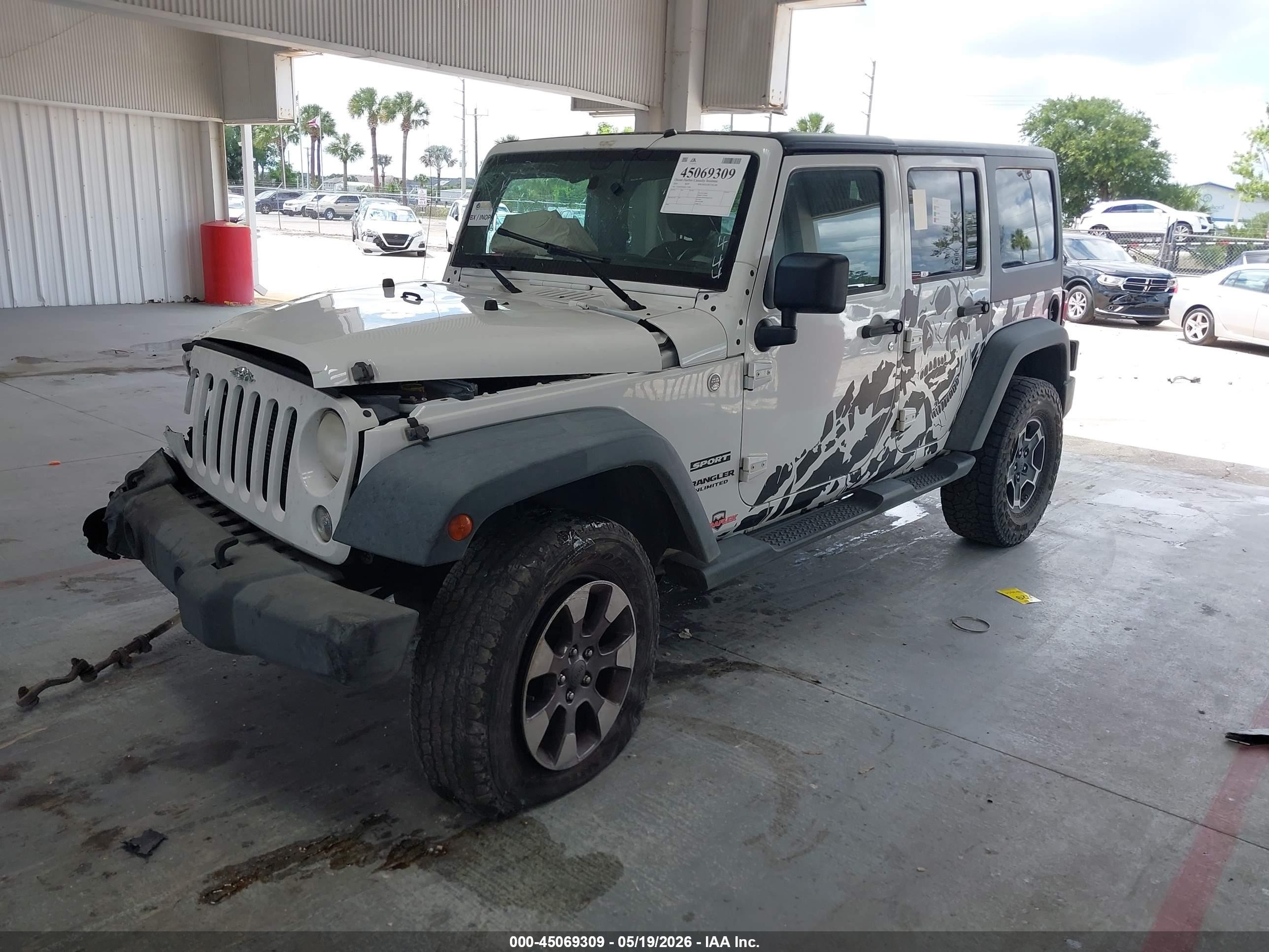 2014 Jeep Wrangler Unlimited Sport White vin: 1C4HJWDG8EL177444
