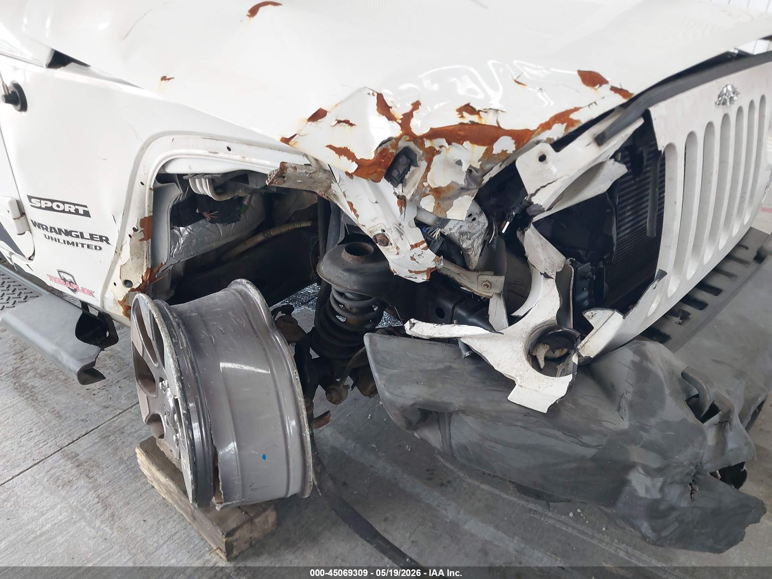 2014 Jeep Wrangler Unlimited Sport White vin: 1C4HJWDG8EL177444