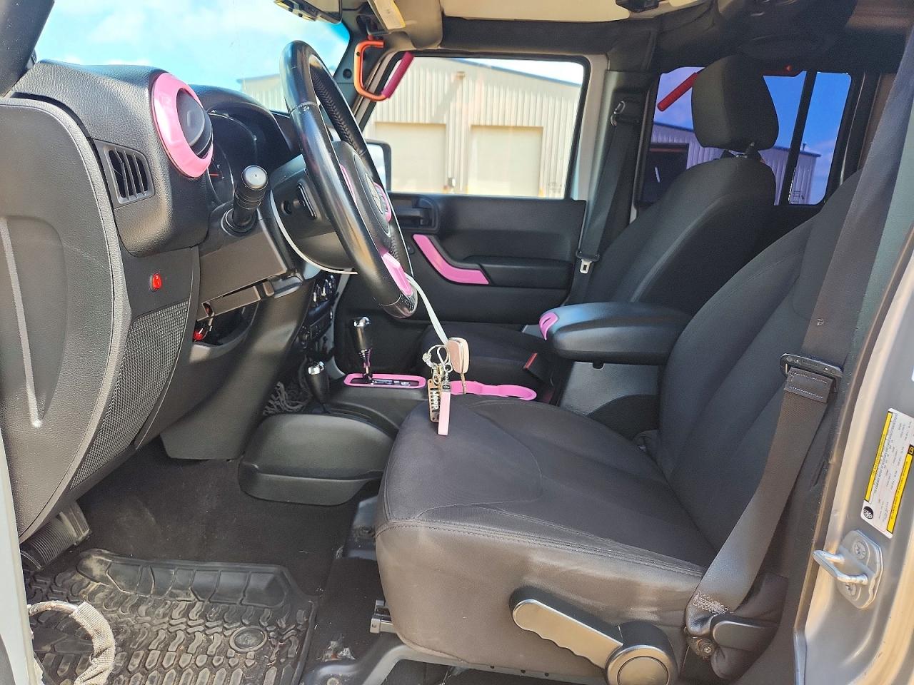 2014 Jeep Wrangler Unlimited Sport Silver vin: 1C4HJWDG8EL187889