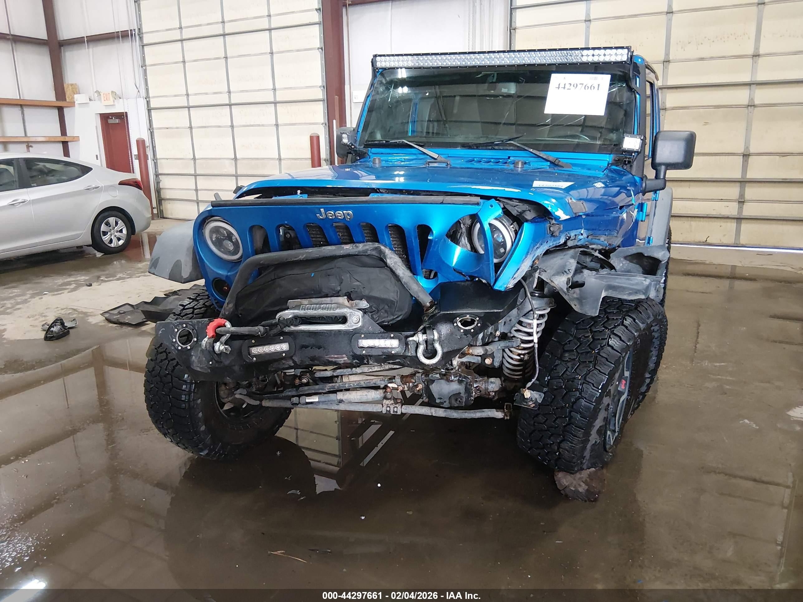 2014 Jeep Wrangler Unlimited Sport Синий vin: 1C4HJWDG8EL200141