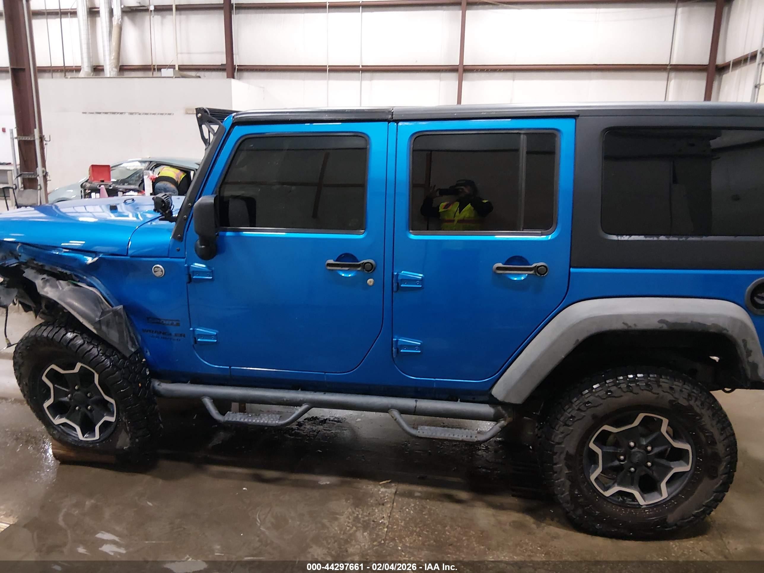 2014 Jeep Wrangler Unlimited Sport Синий vin: 1C4HJWDG8EL200141