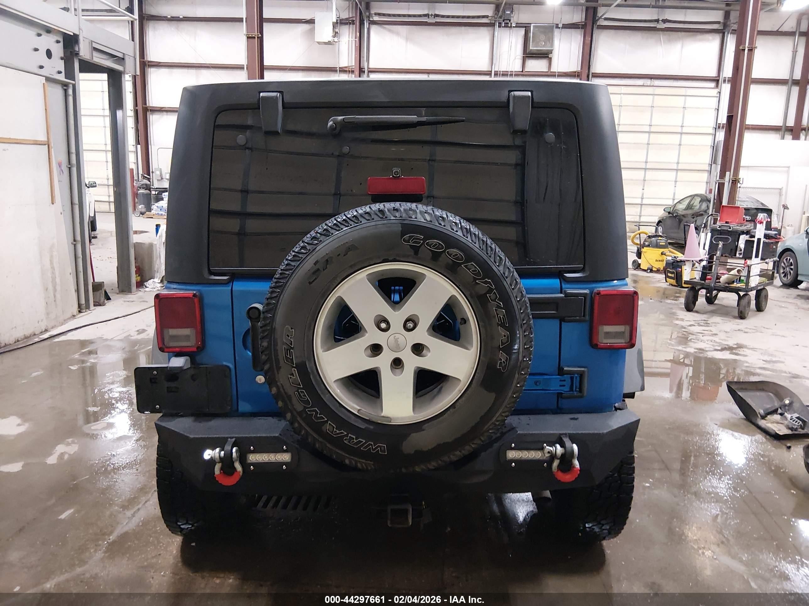 2014 Jeep Wrangler Unlimited Sport Синий vin: 1C4HJWDG8EL200141