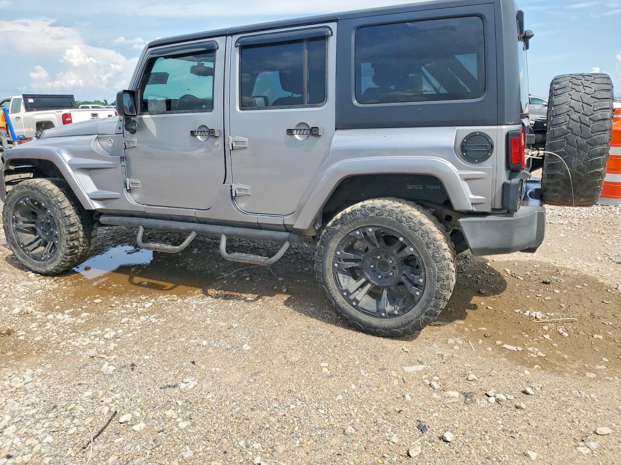 2015 Jeep Wrangler Unlimited Sport Silver vin: 1C4HJWDG8FL618801