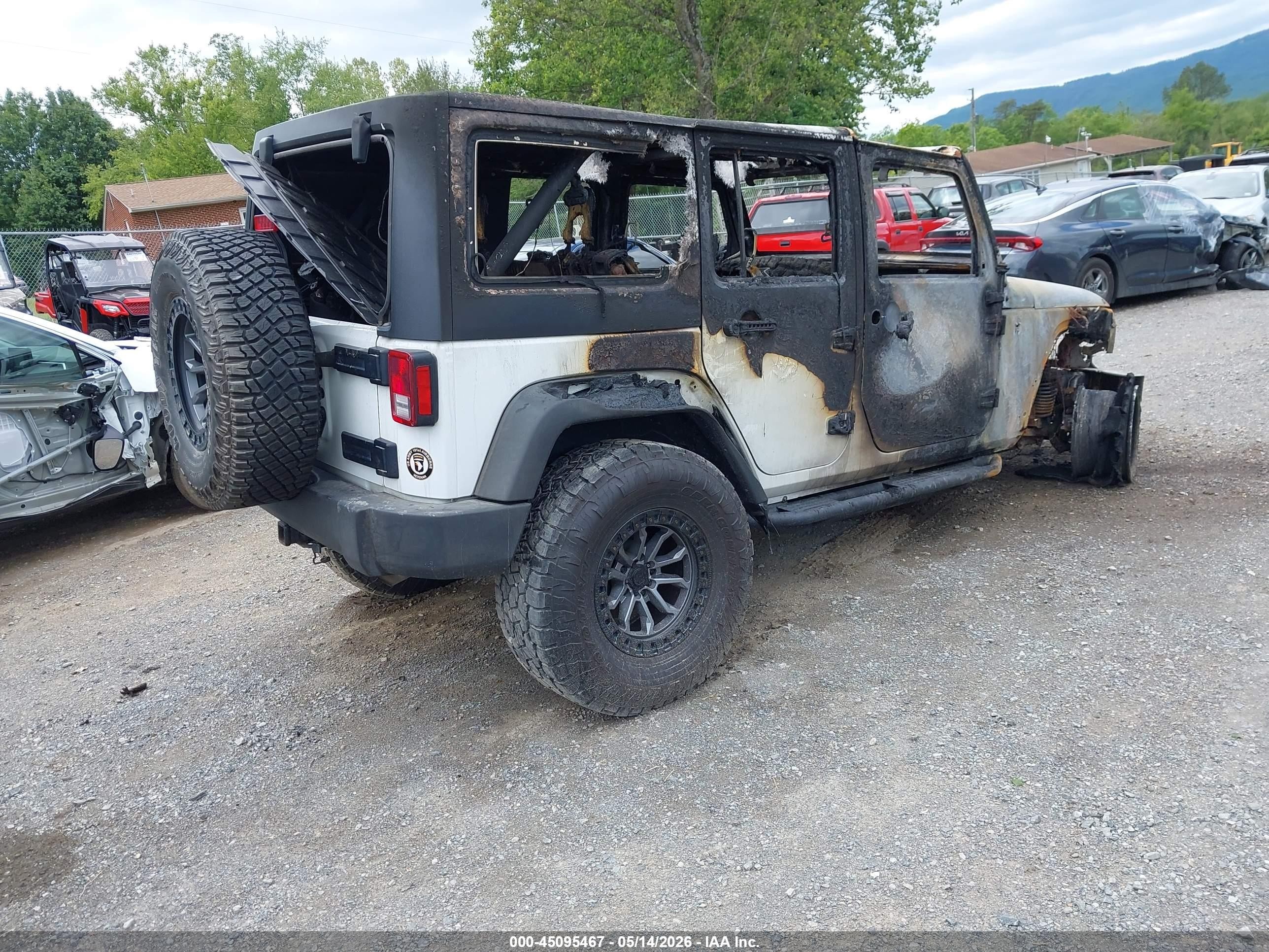 2018 Jeep Wrangler Jk Unlimited Sport S 4x4 White vin: 1C4HJWDG8JL920355
