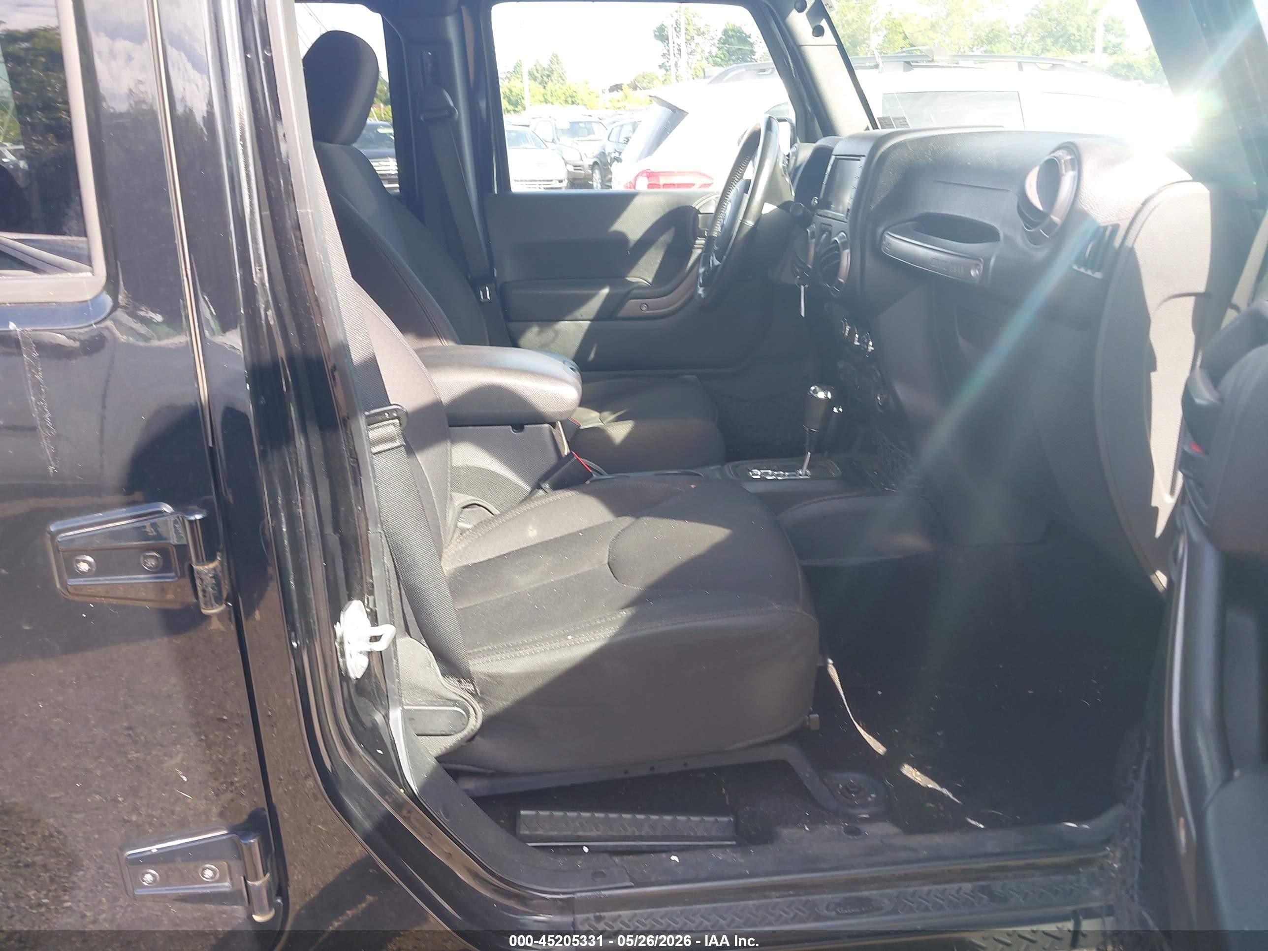 2015 Jeep Wrangler Unlimited Sport Черный vin: 1C4HJWDG9FL518643