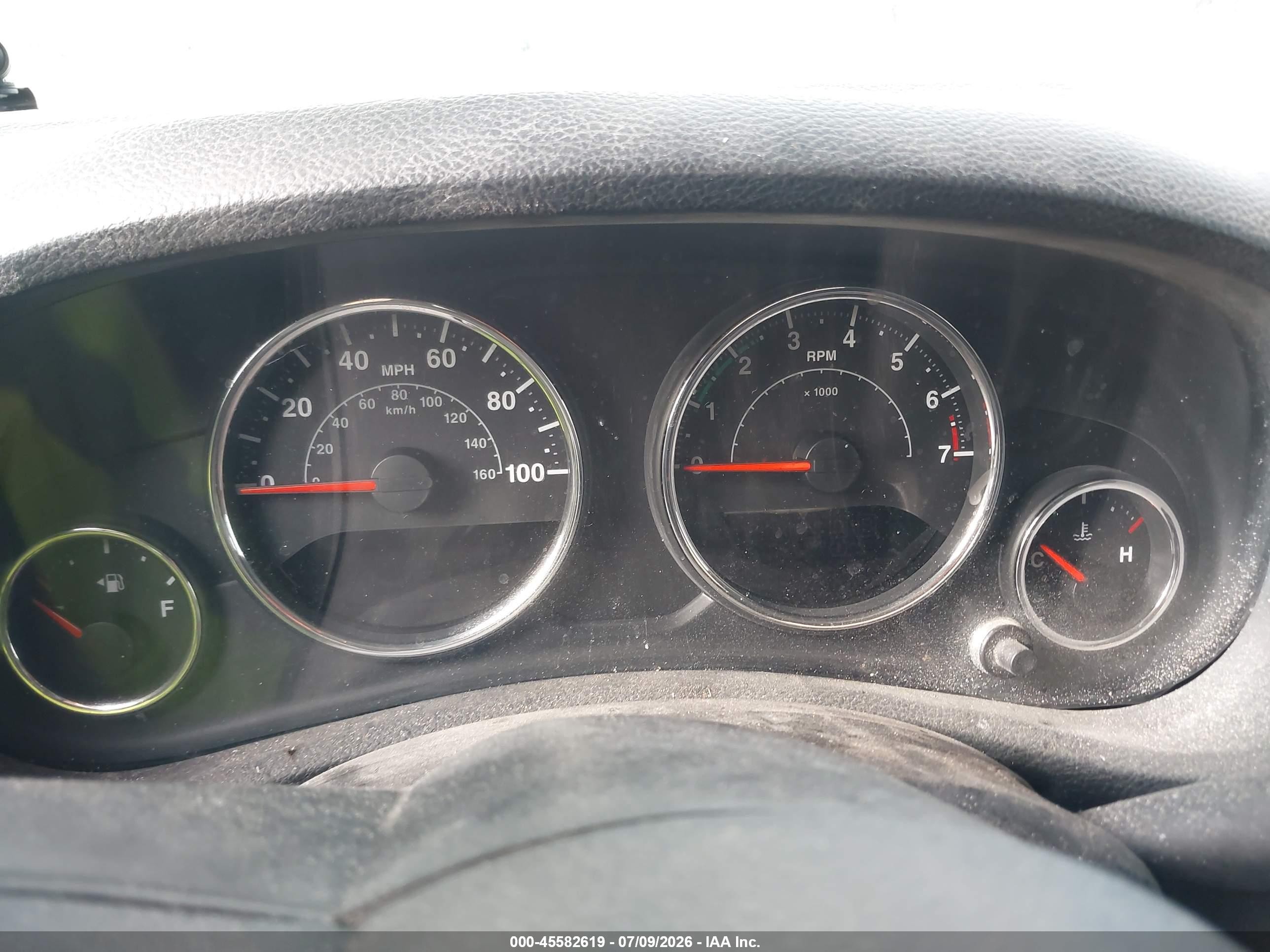 2014 Jeep Wrangler Unlimited Sport Silver vin: 1C4HJWDGXEL133333