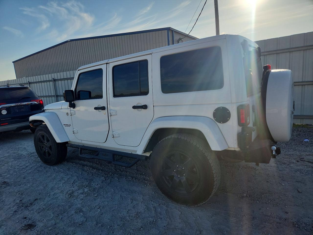 2014 Jeep Wrangler Unlimited White vin: 1C4HJWEC5EL266144